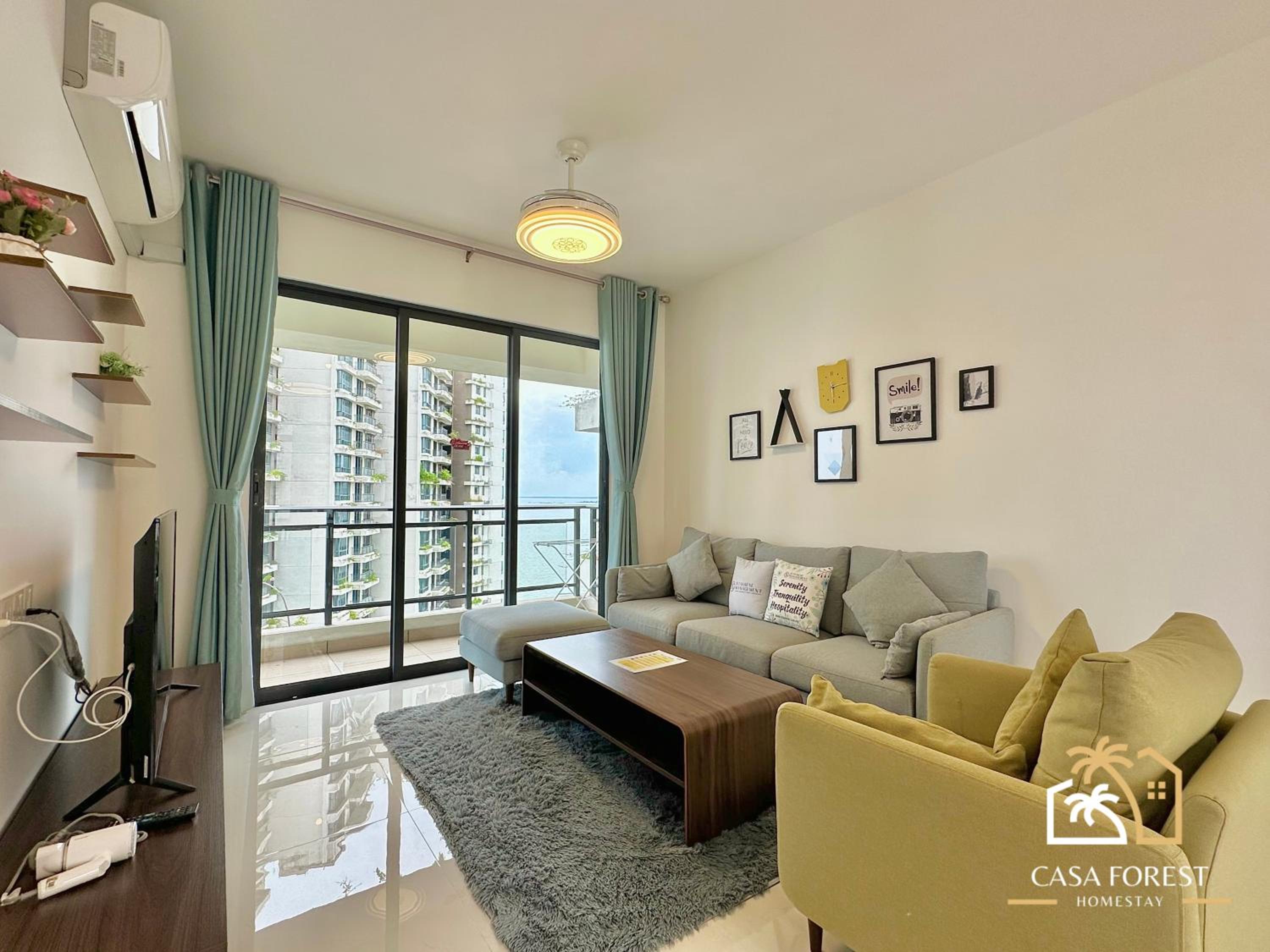 Casa Forest Modern Suites at Forest City JB