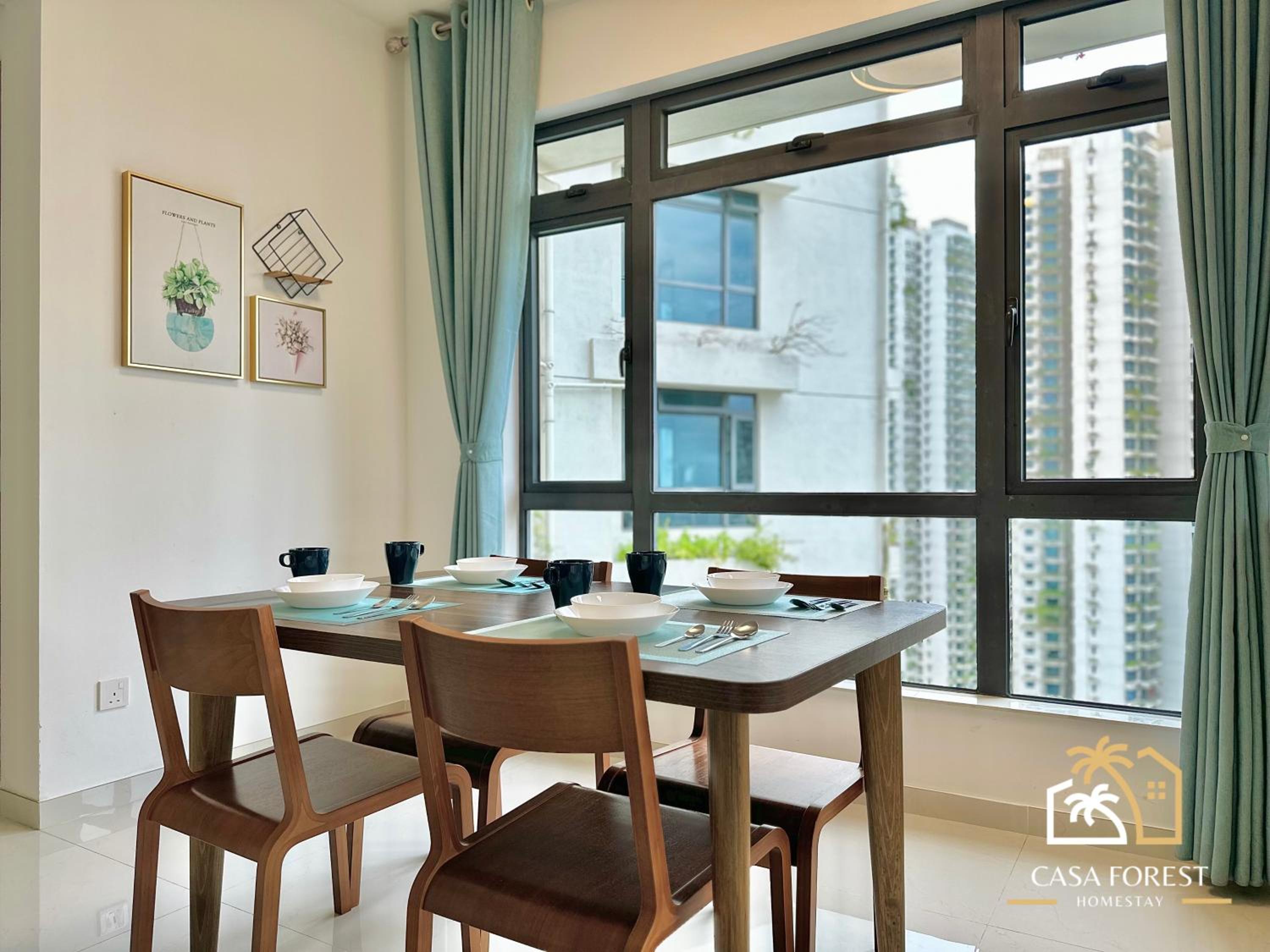 Casa Forest Modern Suites at Forest City JB