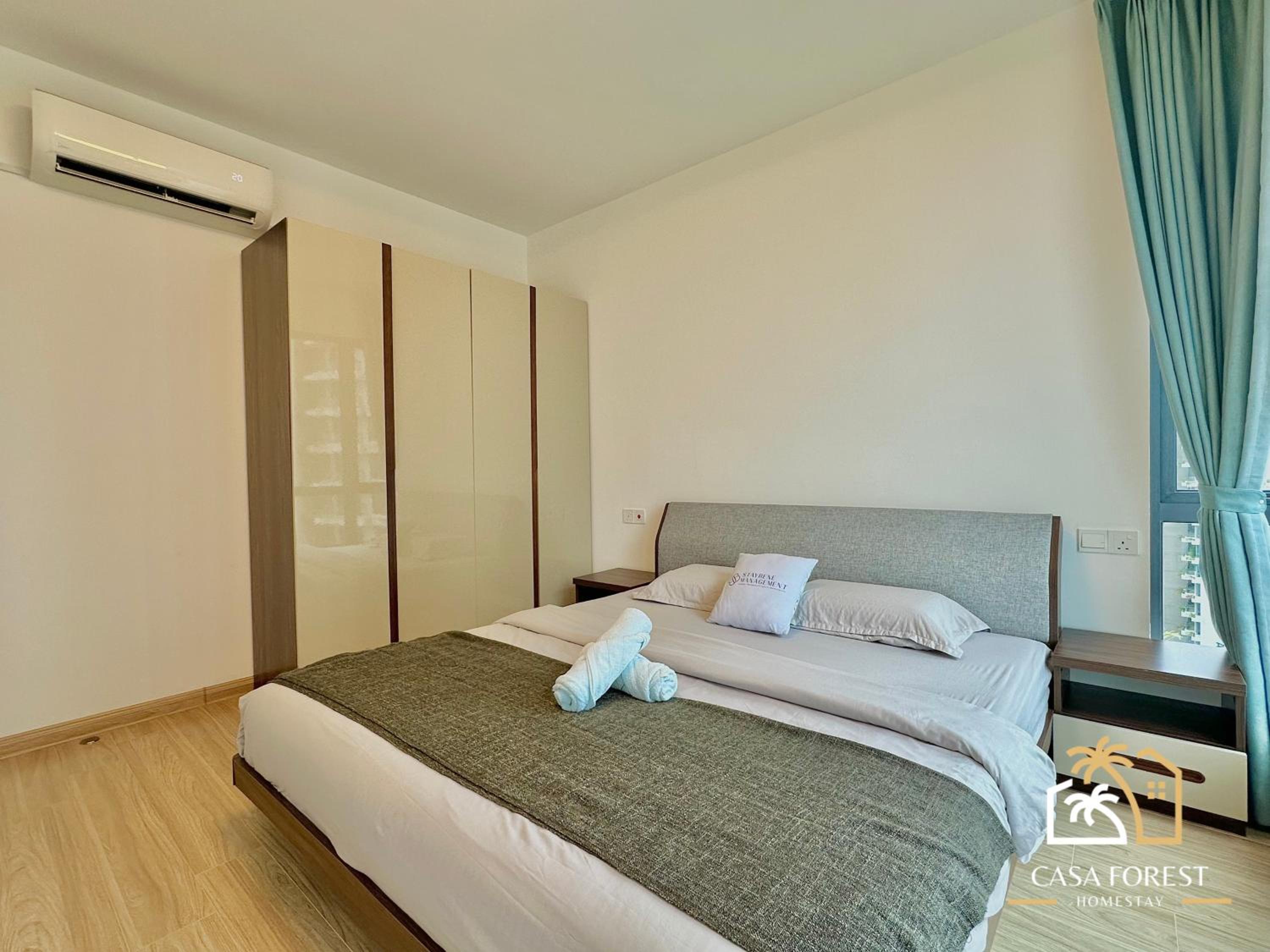 Casa Forest Modern Suites at Forest City JB