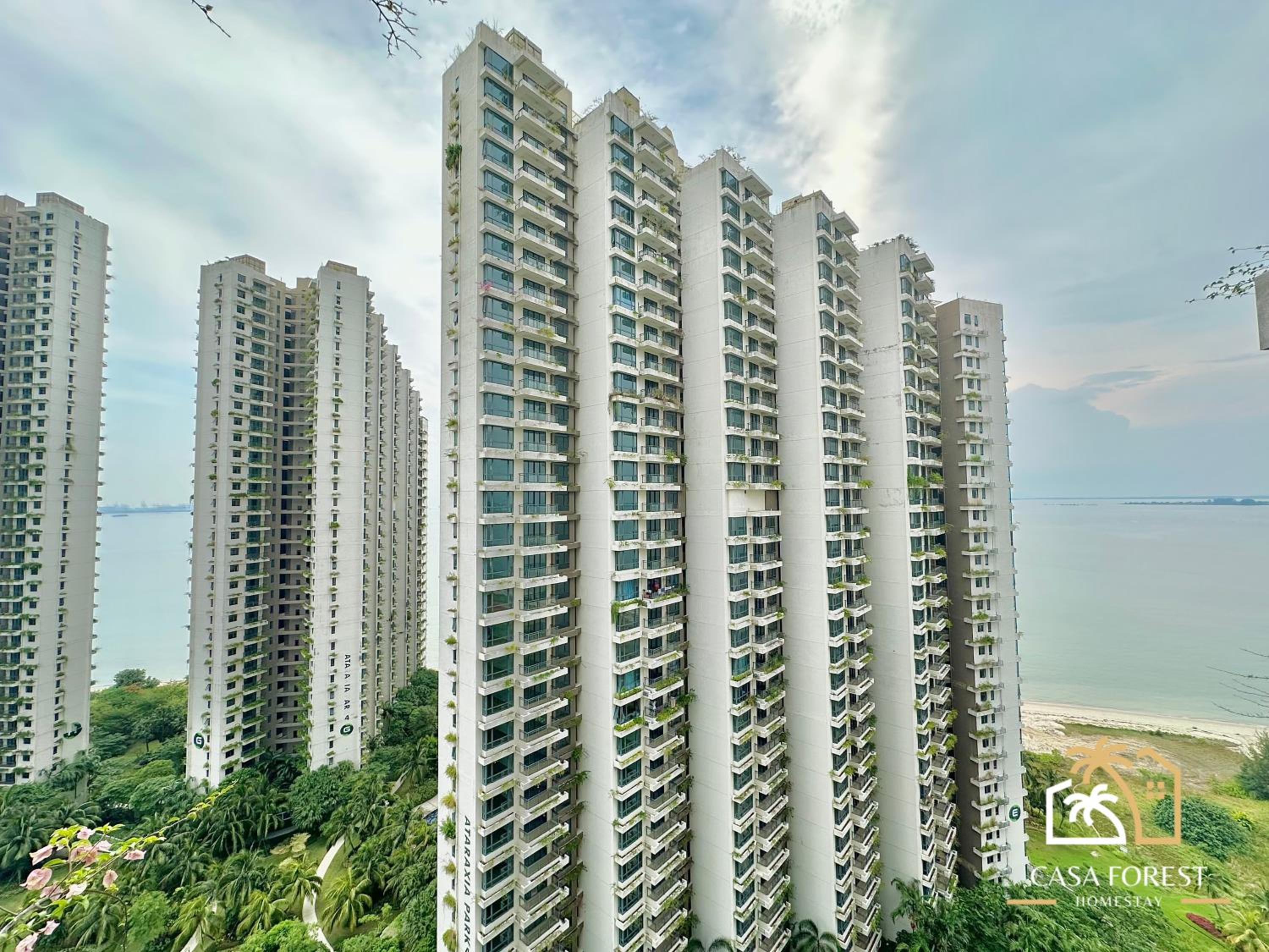 Casa Forest Modern Suites at Forest City JB