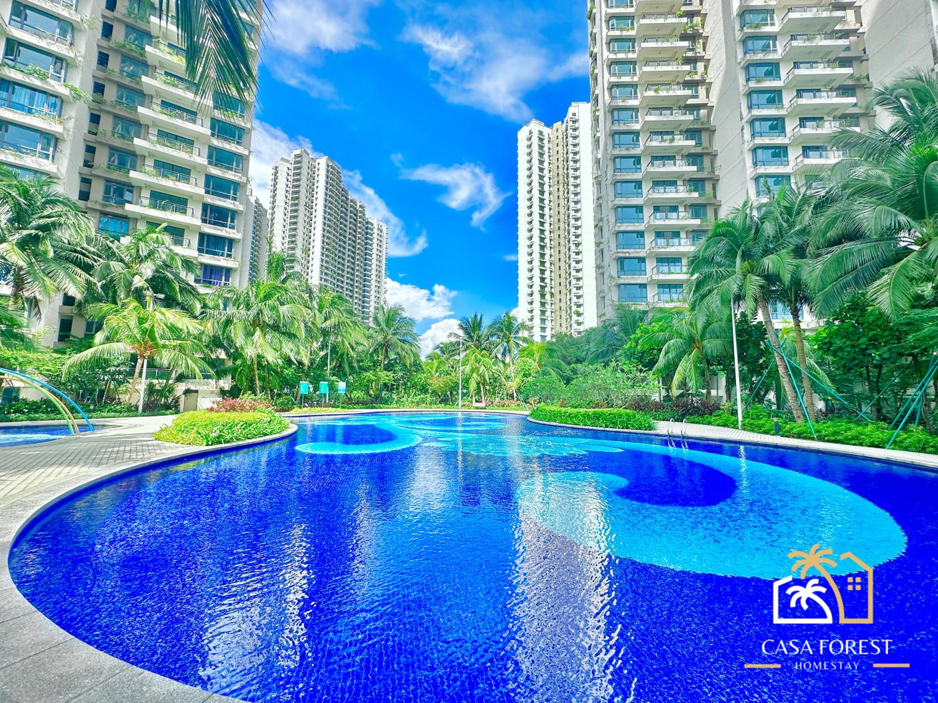 Casa Forest Modern Suites at Forest City JB