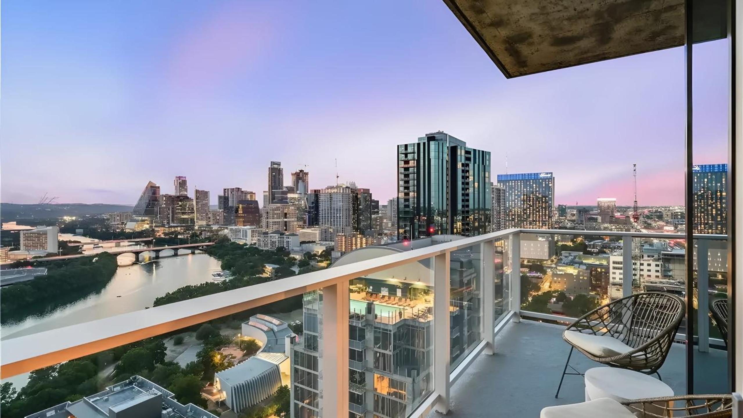 2 Luxury Condos 1 Block from Rainey St New High Rise w Rooftop Pool Gym
