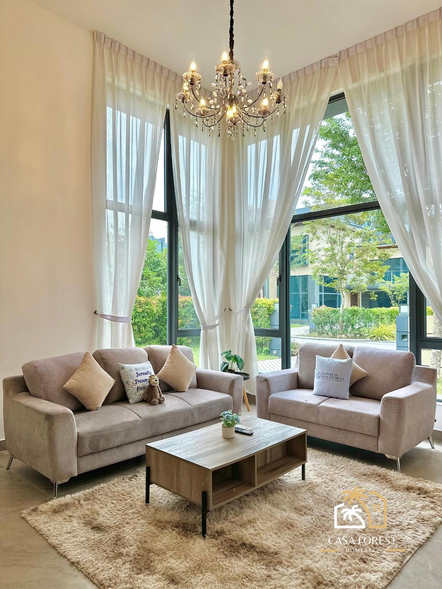 Casa Forest Modern Suites at Forest City JB