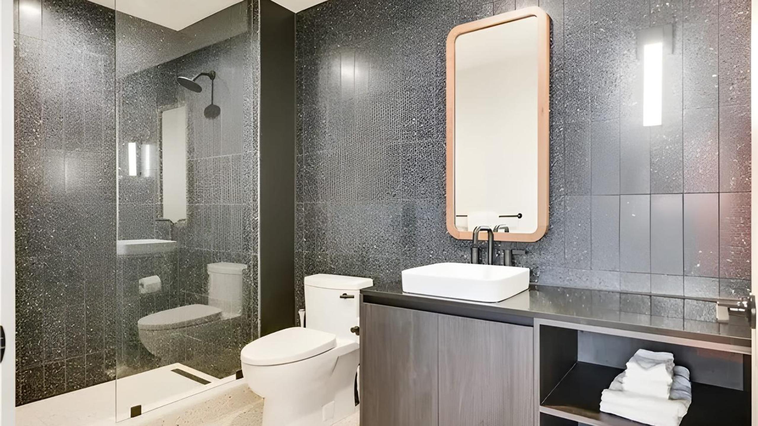2 Luxury Condos 1 Block from Rainey St New High Rise w Rooftop Pool Gym