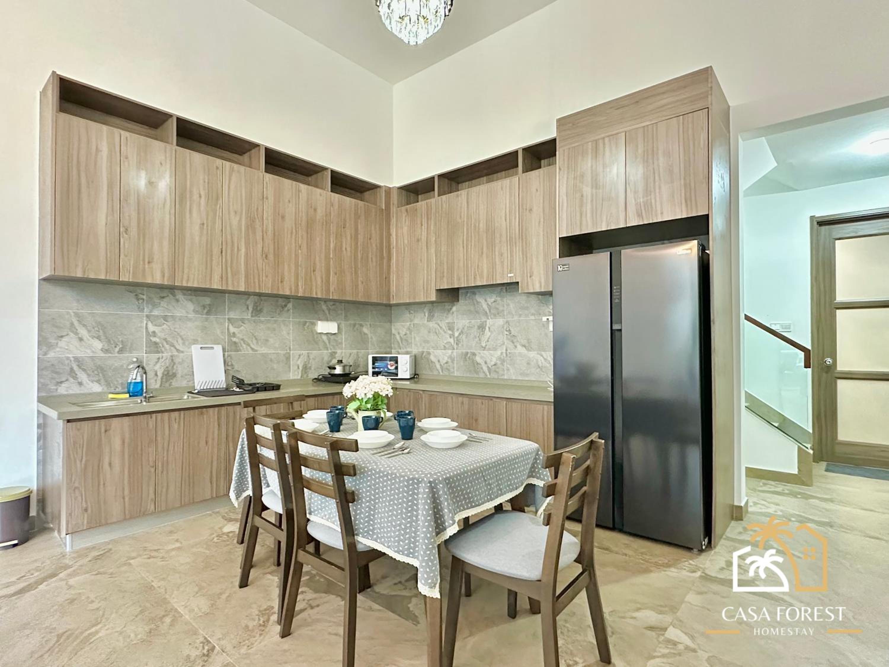 Casa Forest Modern Suites at Forest City JB