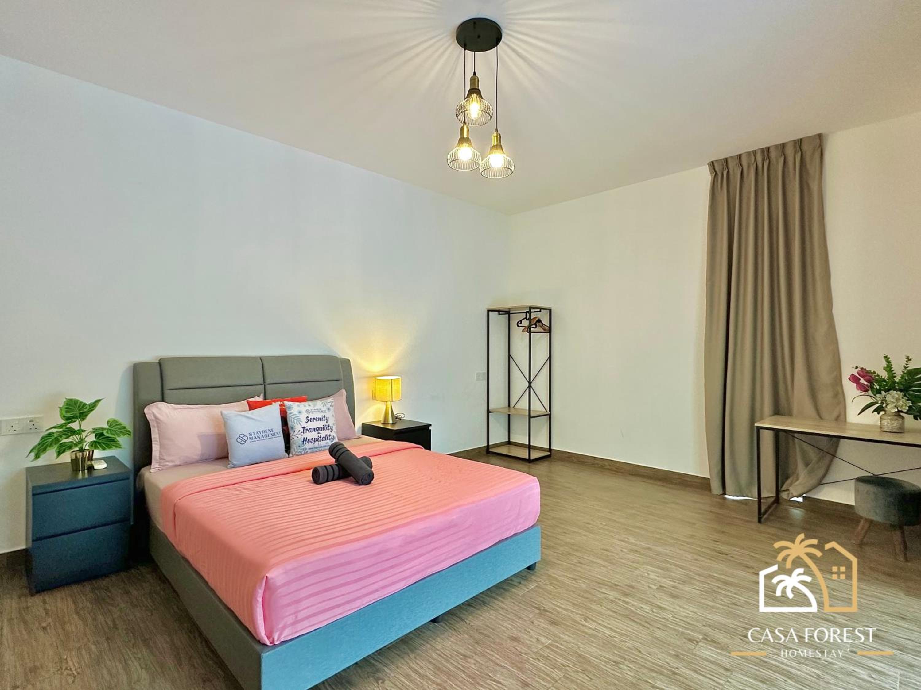 Casa Forest Modern Suites at Forest City JB