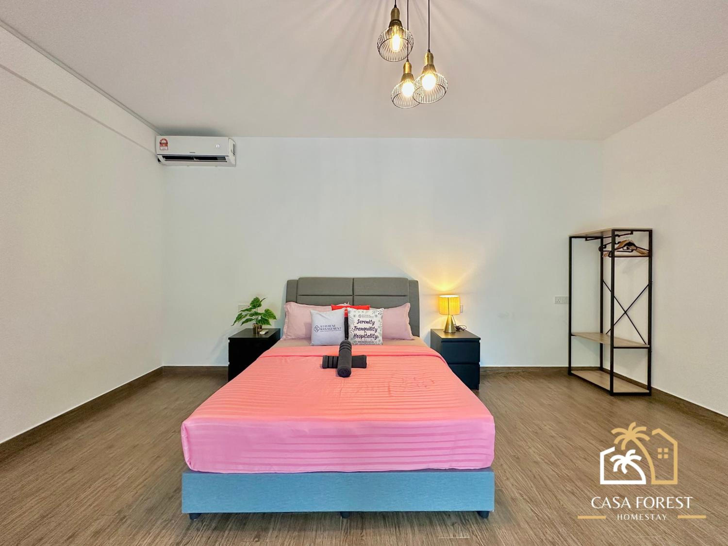Casa Forest Modern Suites at Forest City JB