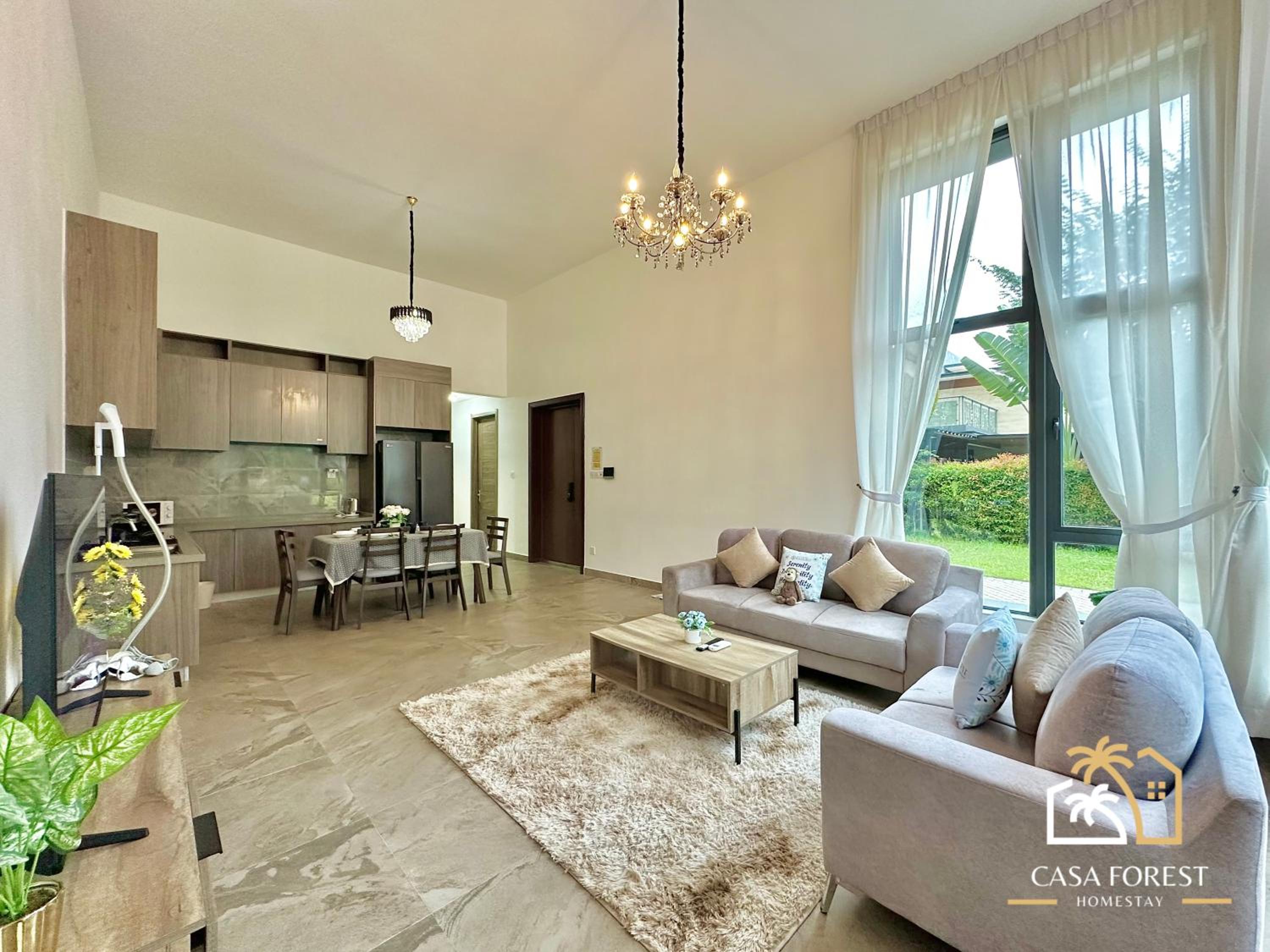 Casa Forest Modern Suites at Forest City JB