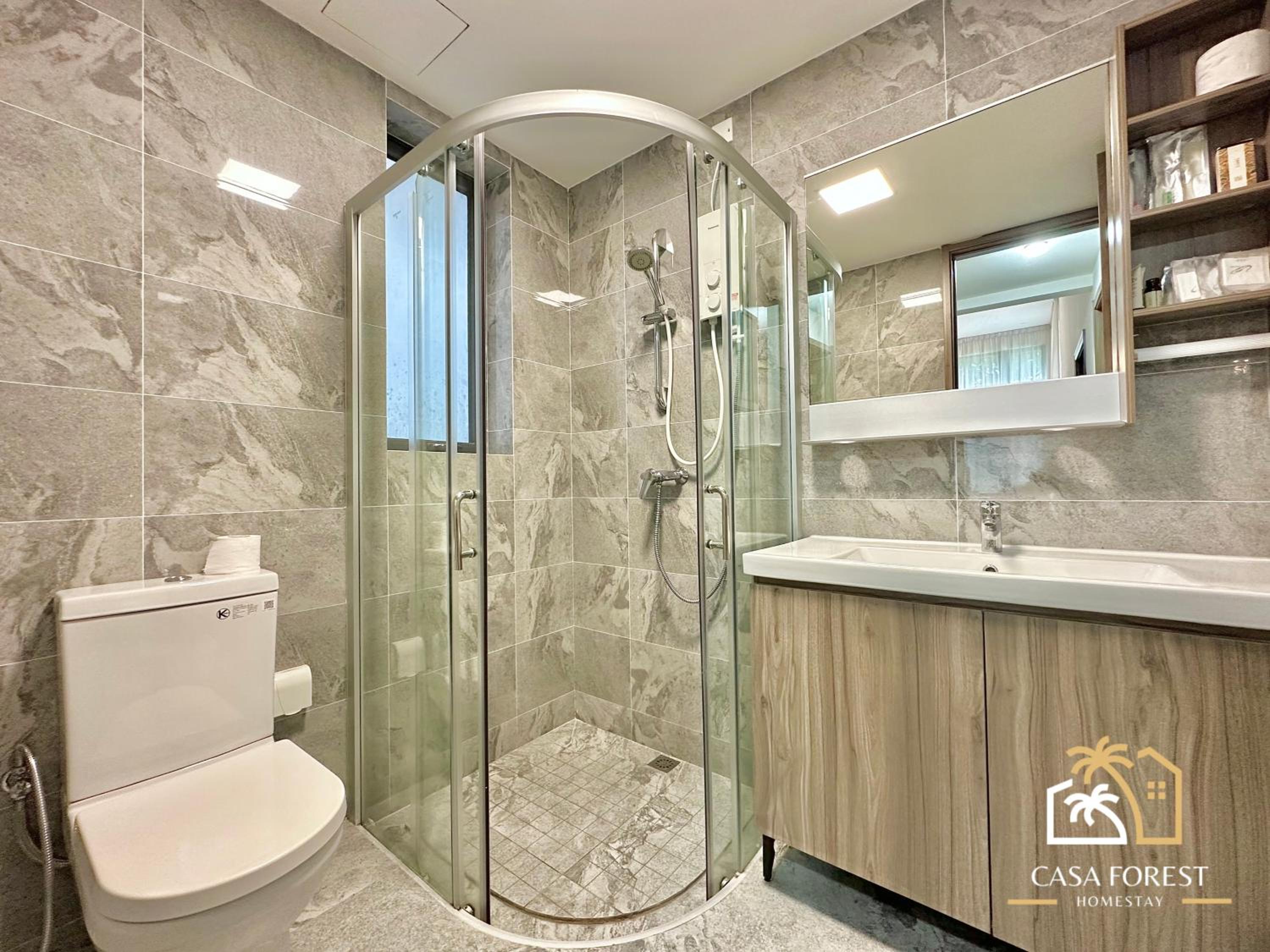 Casa Forest Modern Suites at Forest City JB