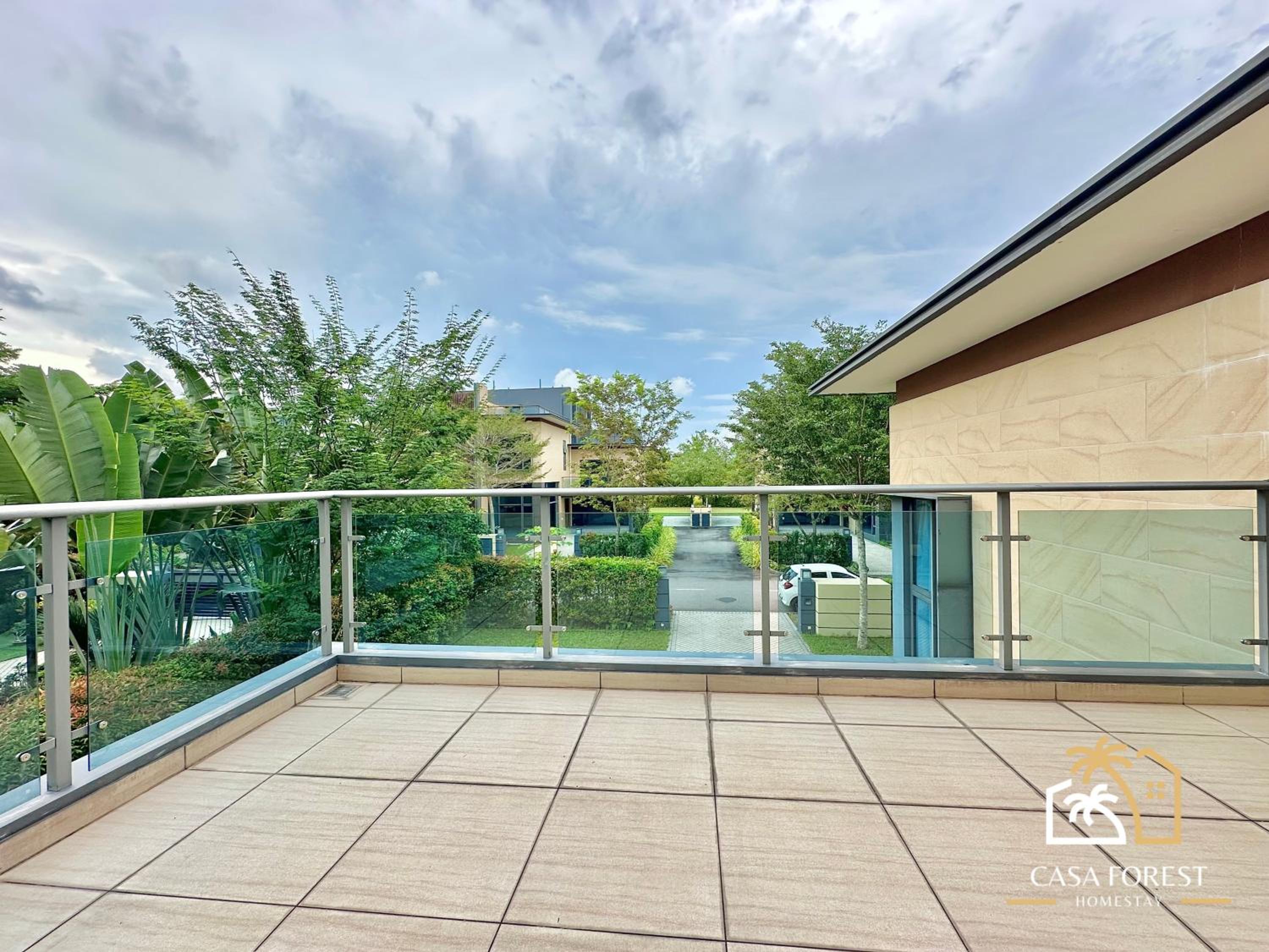 Casa Forest Modern Suites at Forest City JB
