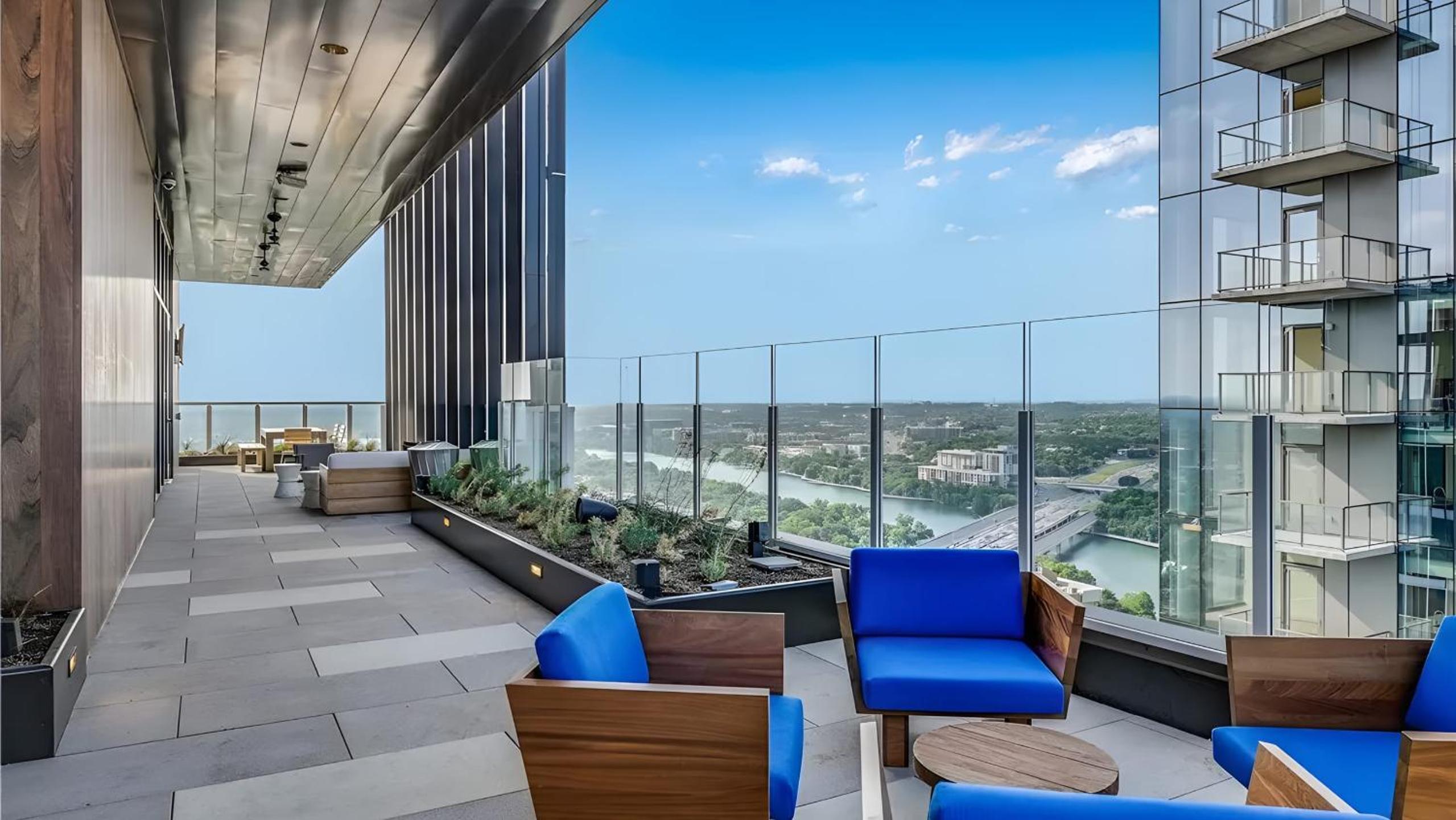 2 Luxury Condos 1 Block from Rainey St New High Rise w Rooftop Pool Gym