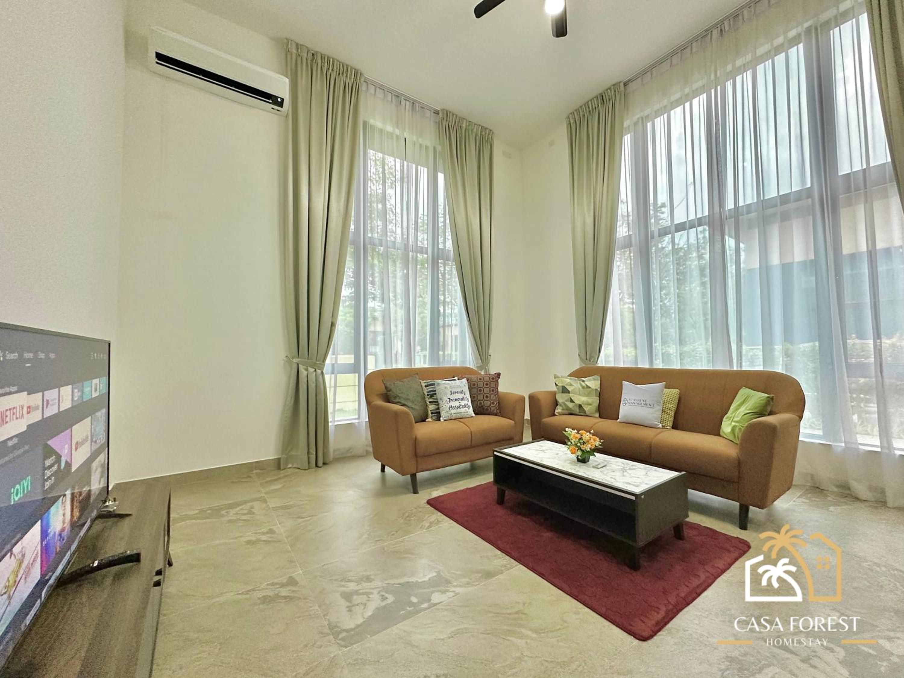 Casa Forest Modern Suites at Forest City JB