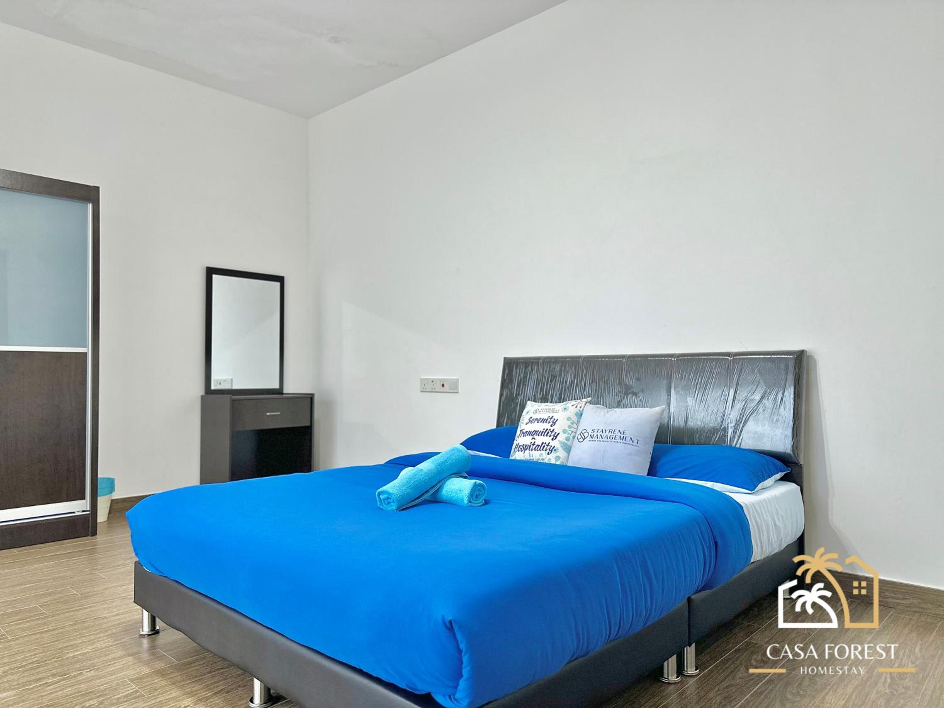 Casa Forest Modern Suites at Forest City JB