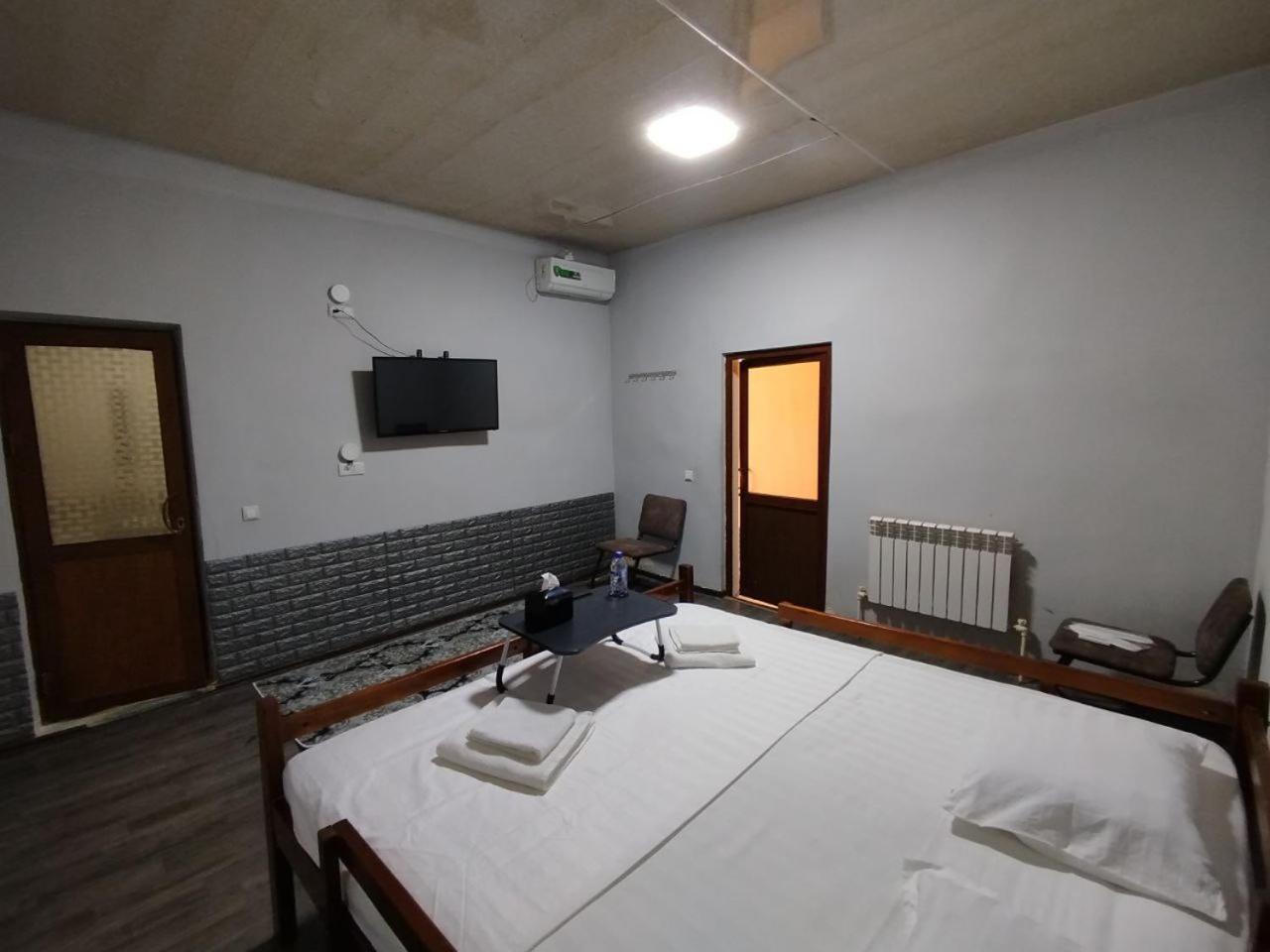 Caravan Hostel Near Airport