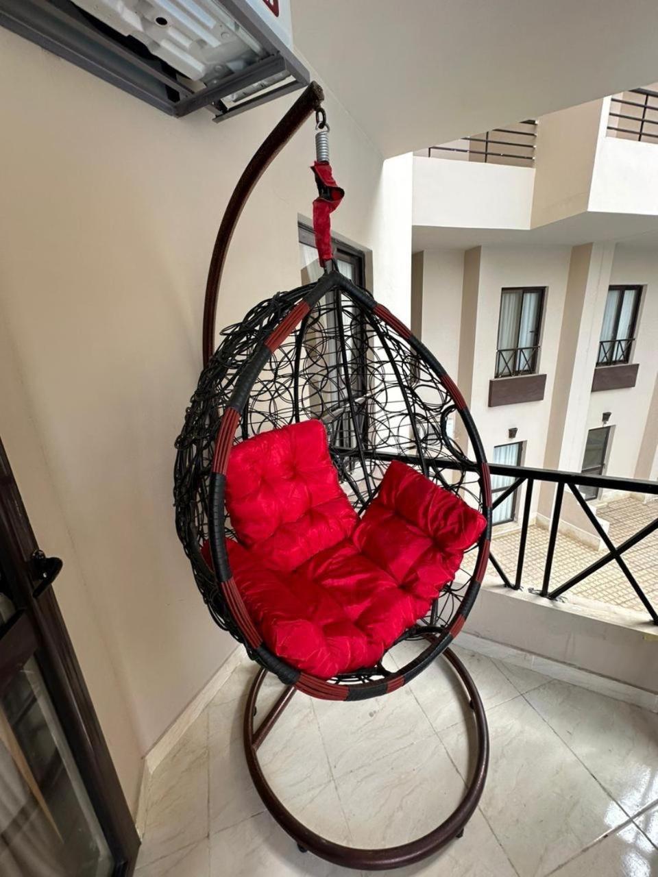 Resort Apt w 6 Pools Near Gouna