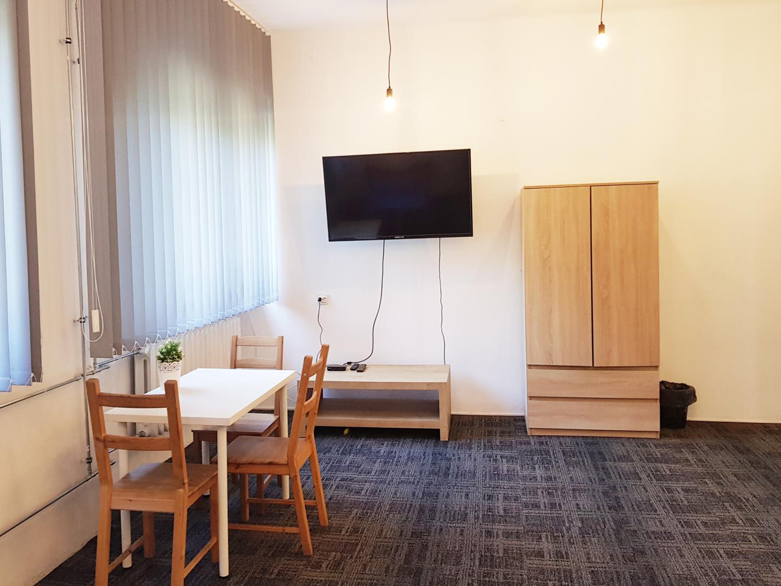 mHostel24