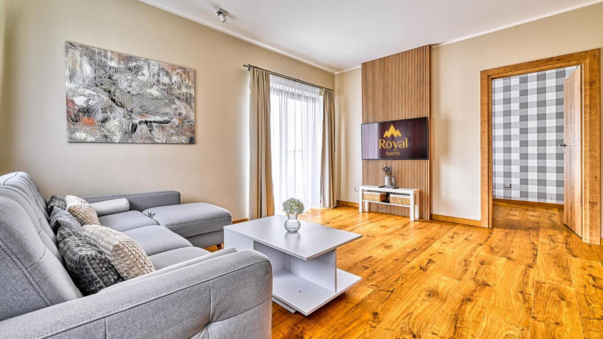 Apartamenty Rezydencja Karkonoska blisko szlaków i wyciągów by Royal Aparts