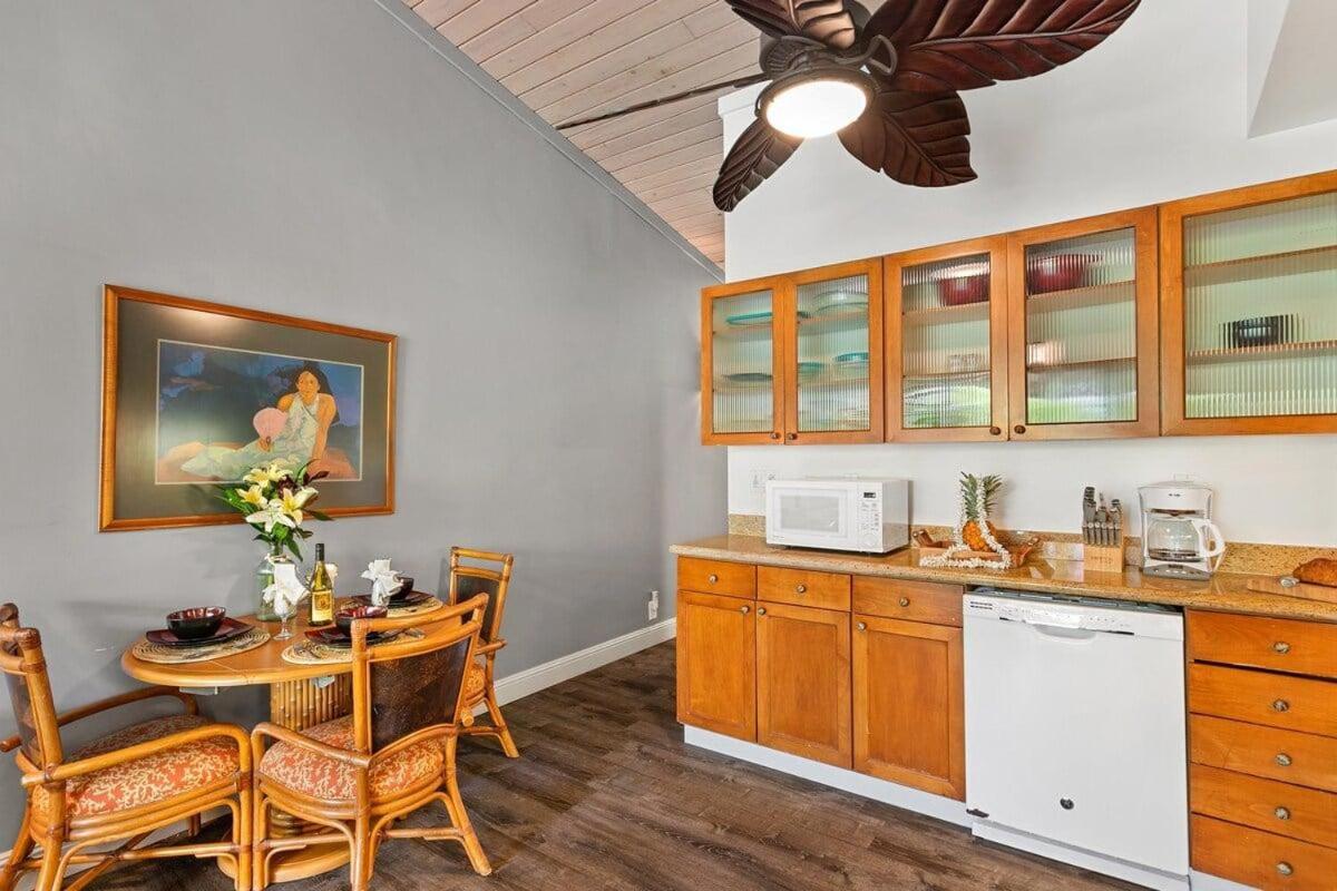 Napili Shores D227 · NS D227 OceanFront Resort w Pool