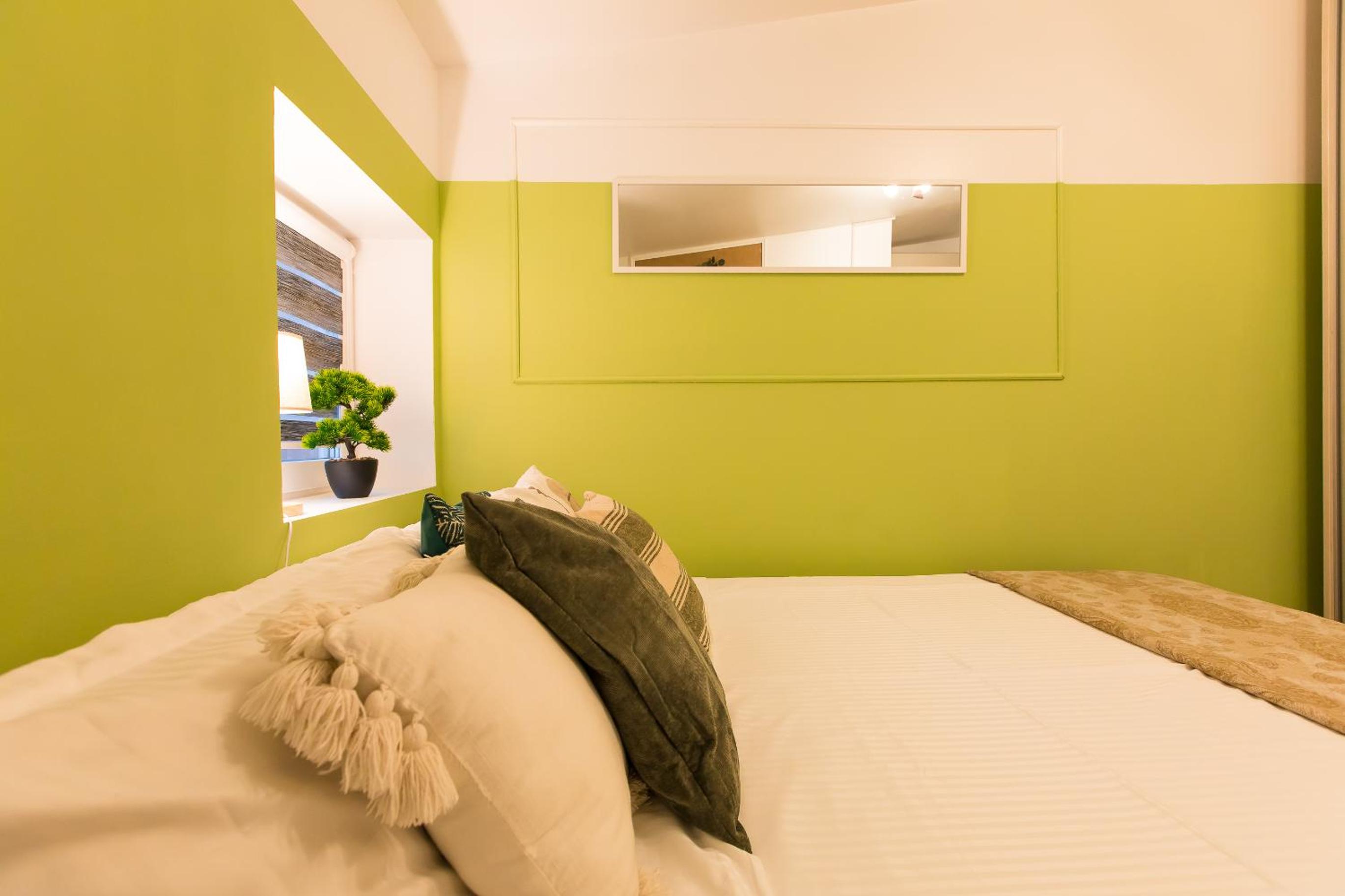 Central 2-Bedroom House with Shared Courtyard