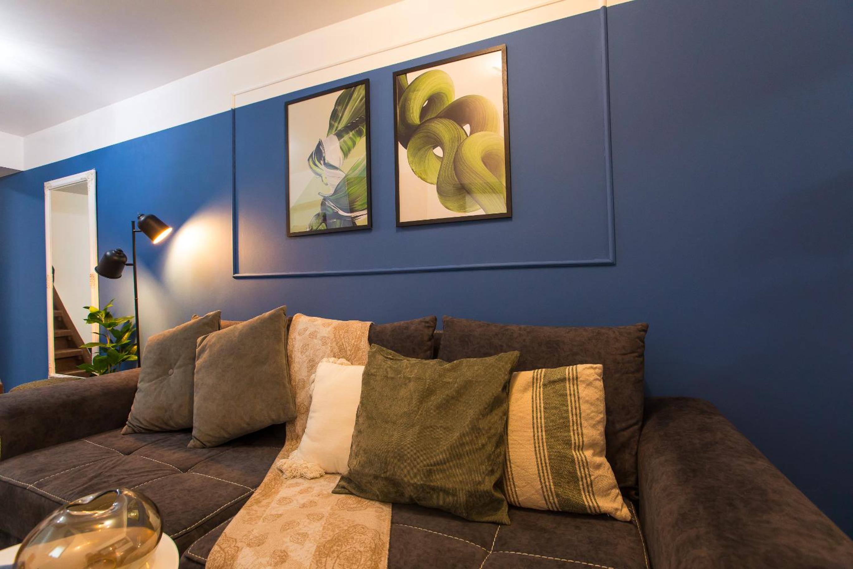 Central 2-Bedroom House with Shared Courtyard