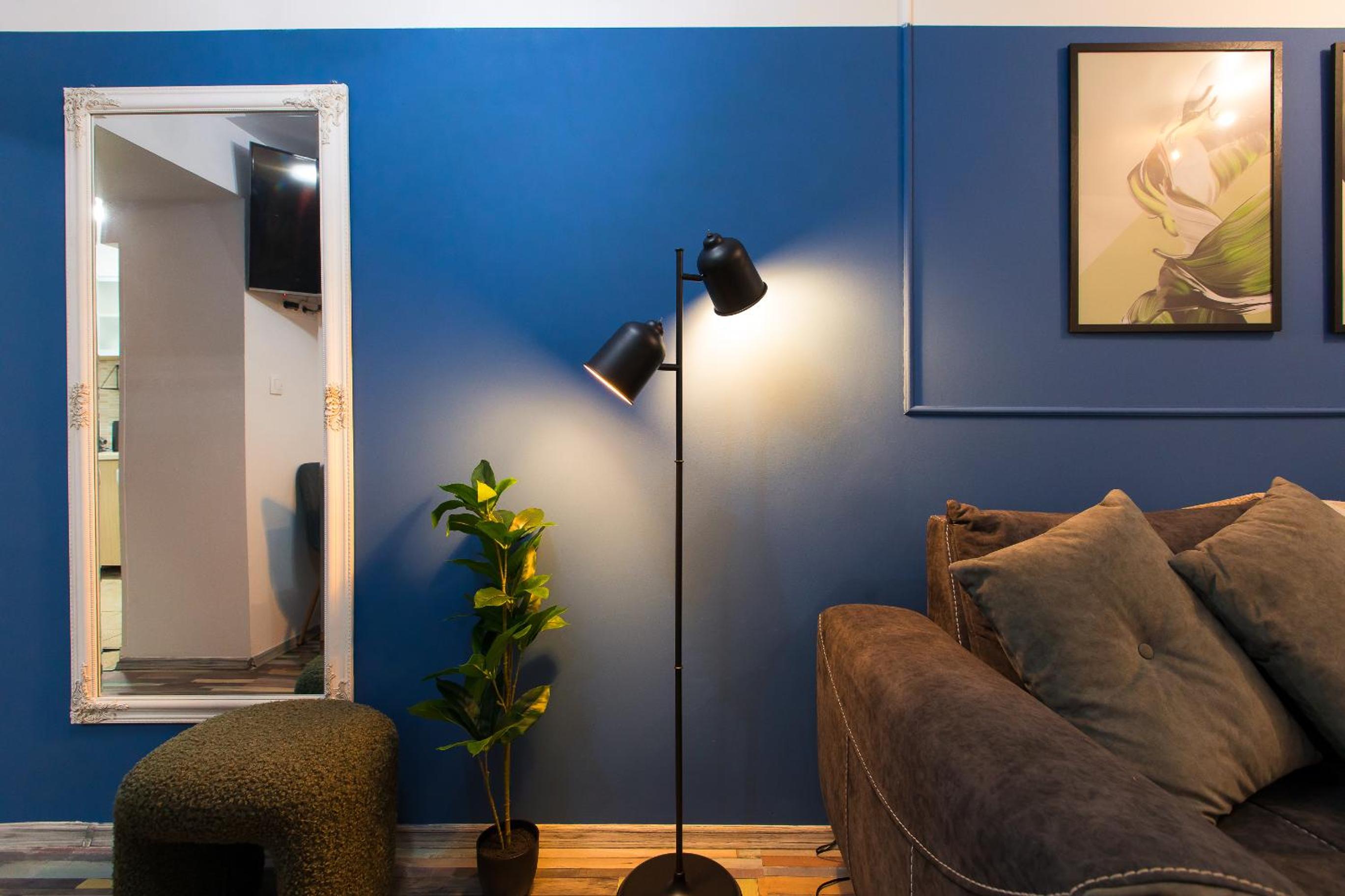 Central 2-Bedroom House with Shared Courtyard