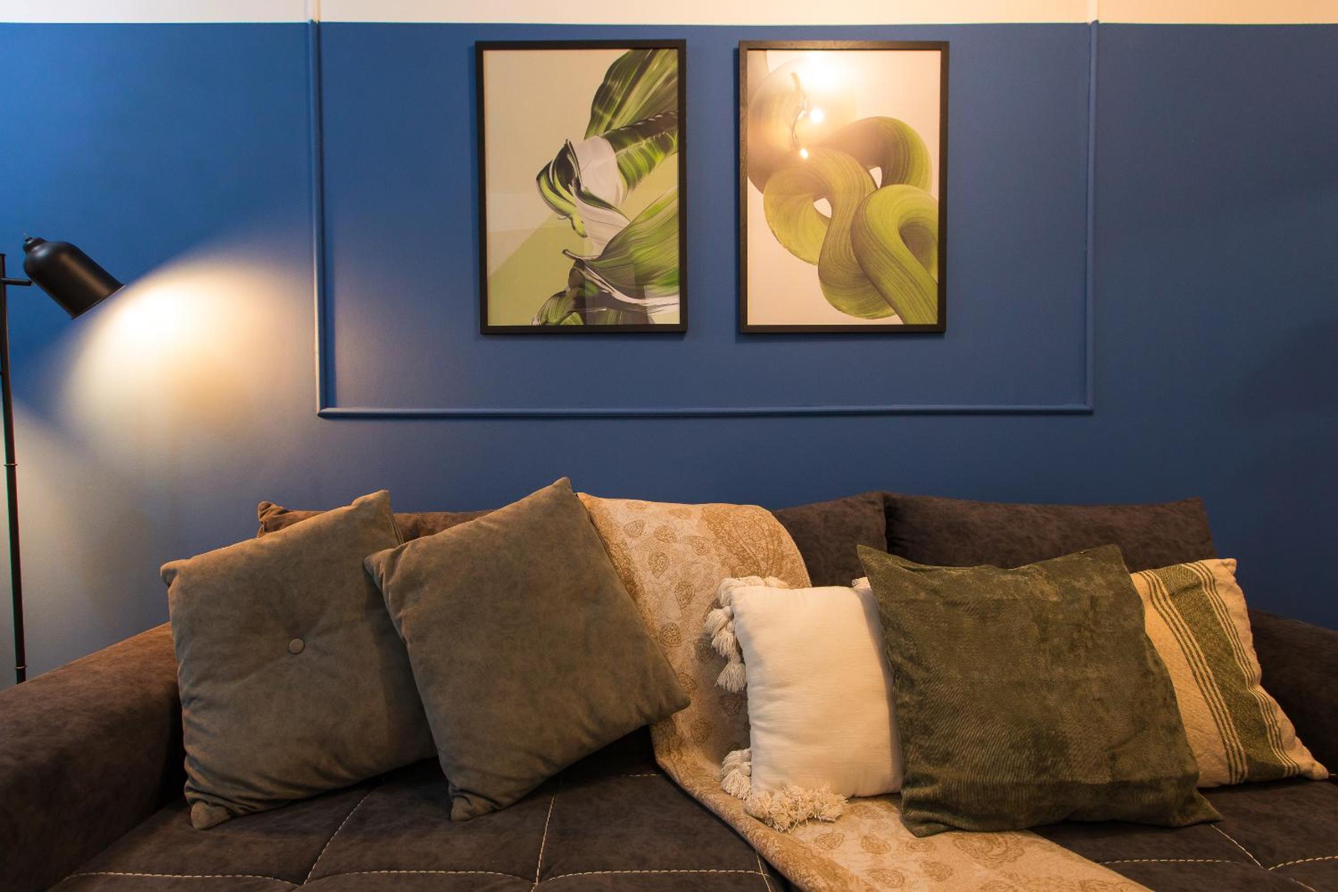 Central 2-Bedroom House with Shared Courtyard