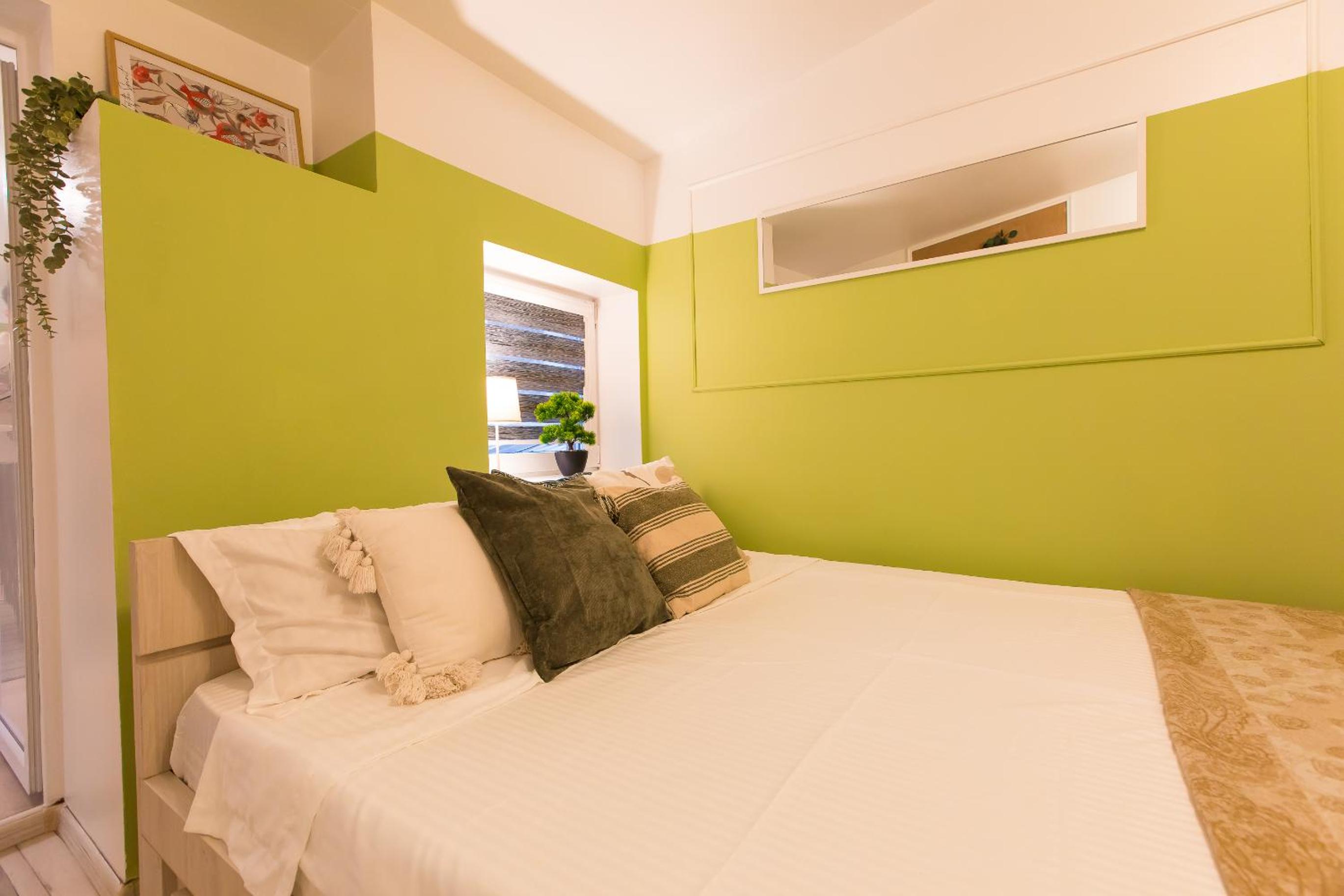 Central 2-Bedroom House with Shared Courtyard