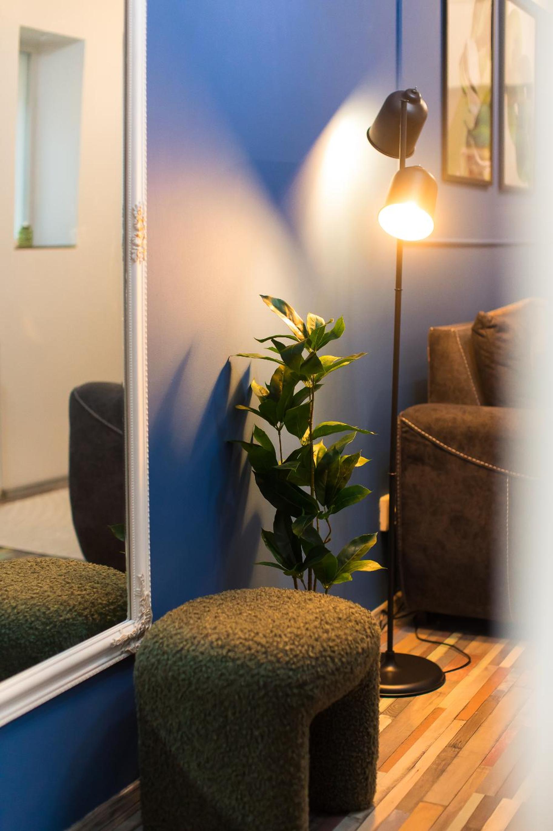 Central 2-Bedroom House with Shared Courtyard