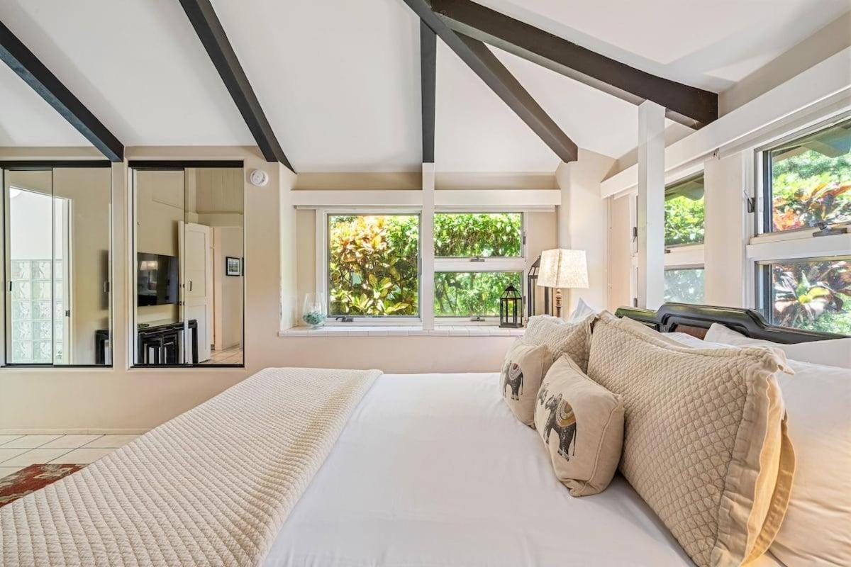 International Colony Club 43 · ICC 43 Spacious 2BD Cottage Walk