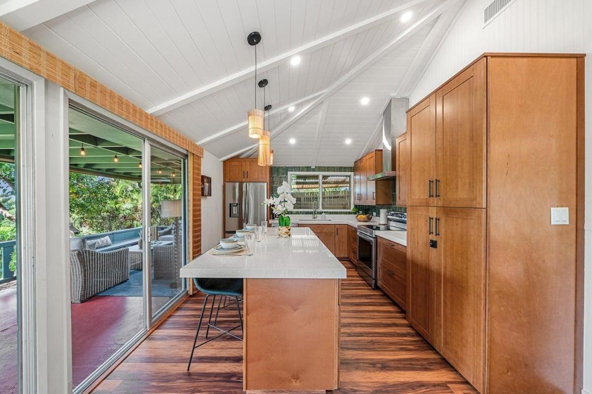 International Colony Club 28 · ICC 28 Remodeled 2BD Cottage in K