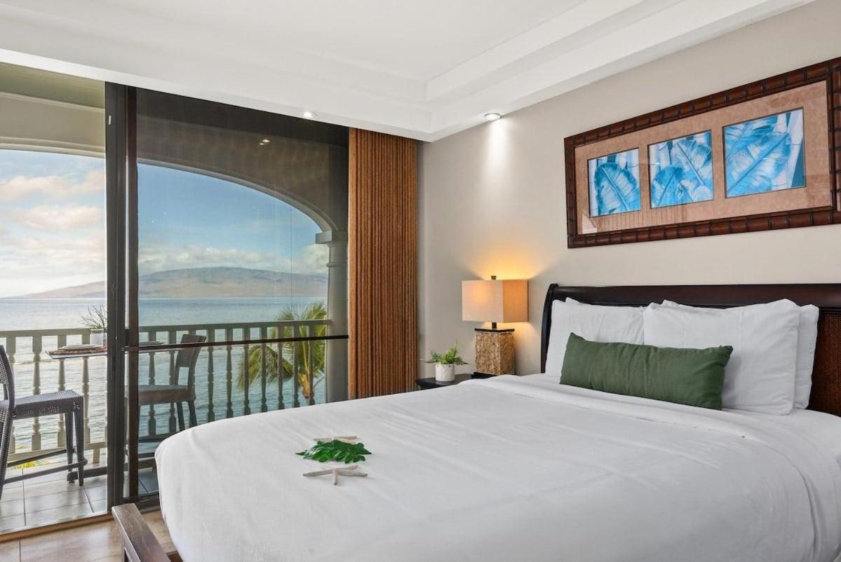 Lahaina Shores 607 · LS 607 Beachfront Remodeled Studio Stunnin