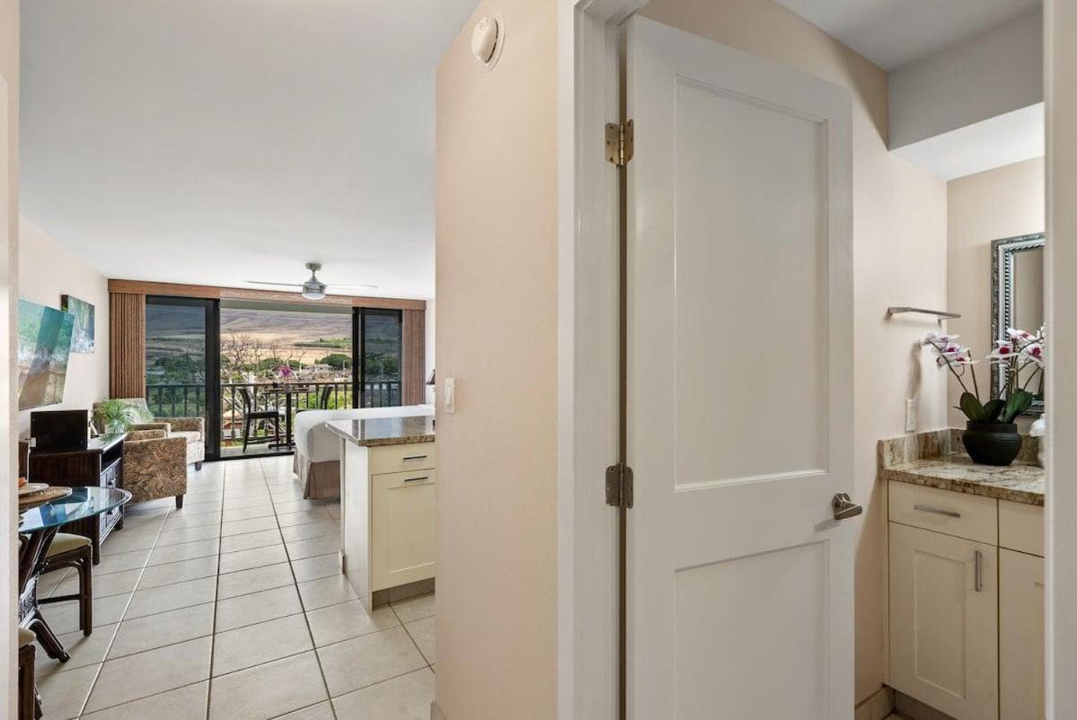 Lahaina Shores 306 · LS 306 Dream Maui Studio by the Beach Pool
