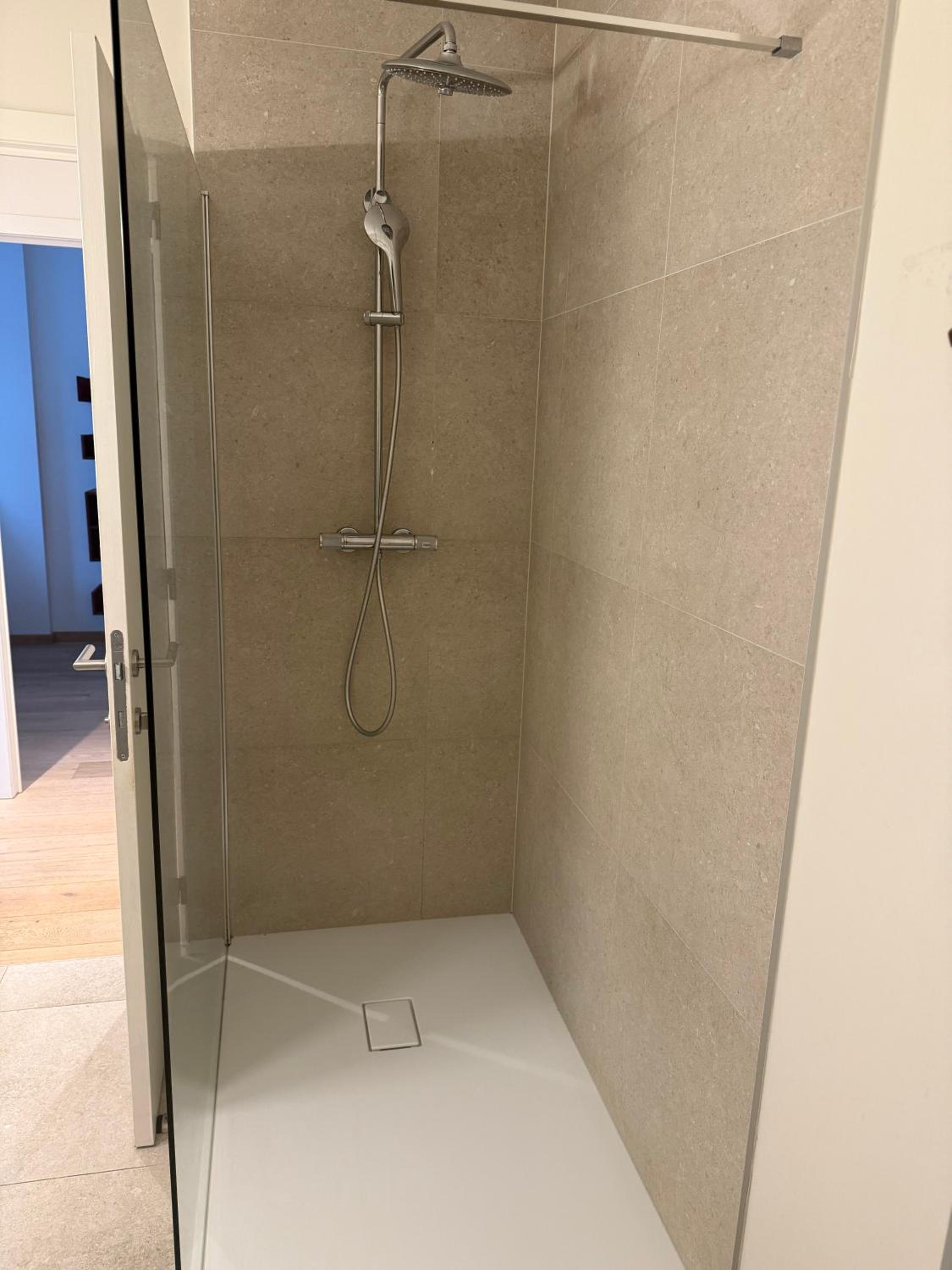 The Central Experience - 2 BR, Bright, Spacious & Central