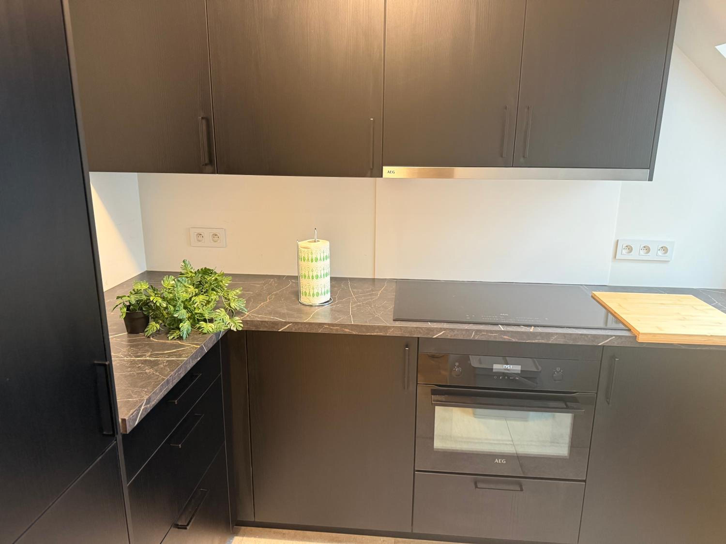 The Central Experience - 2 BR, Bright, Spacious & Central