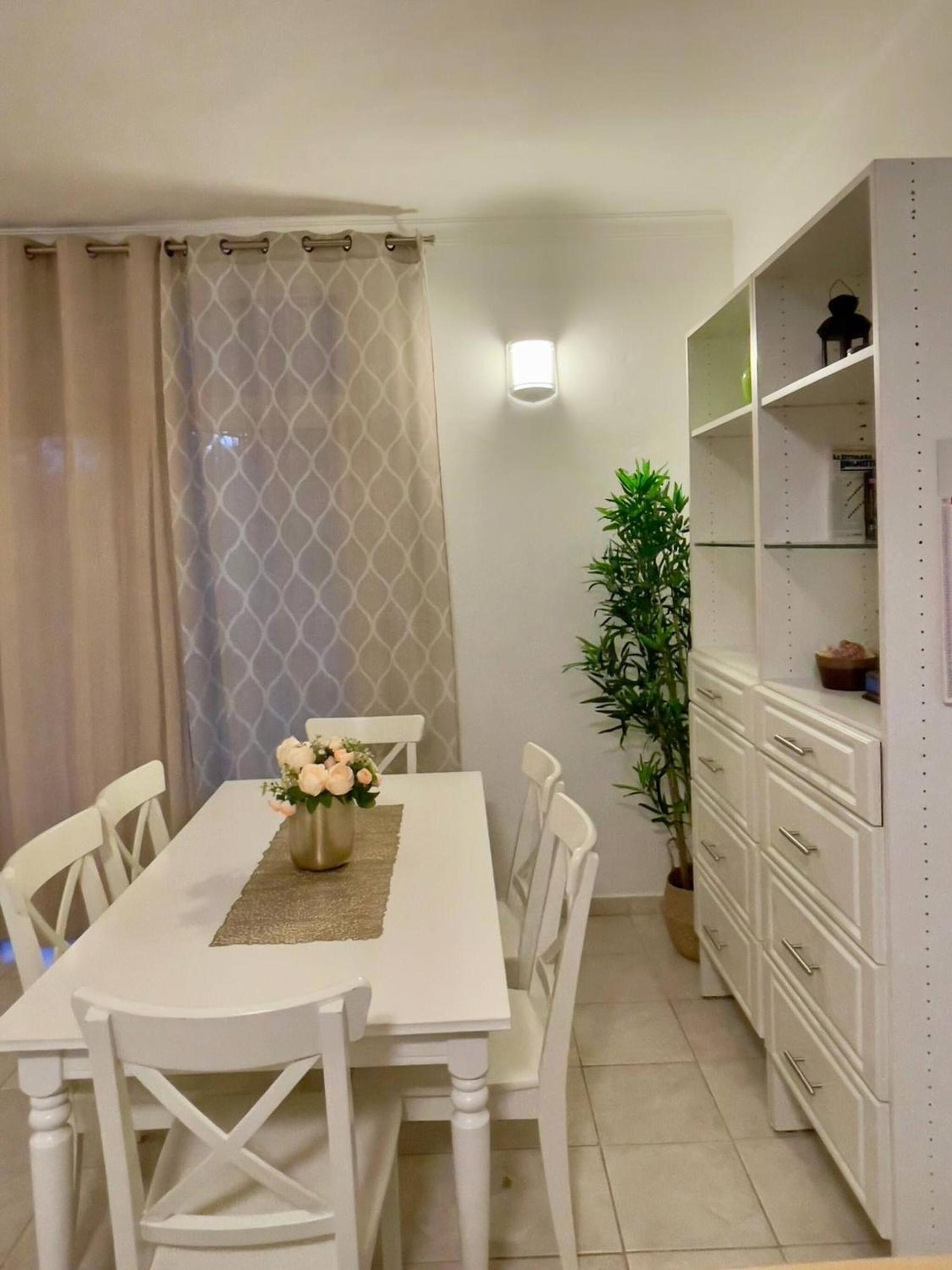 Apartment 5 Mins Walk To The Beach