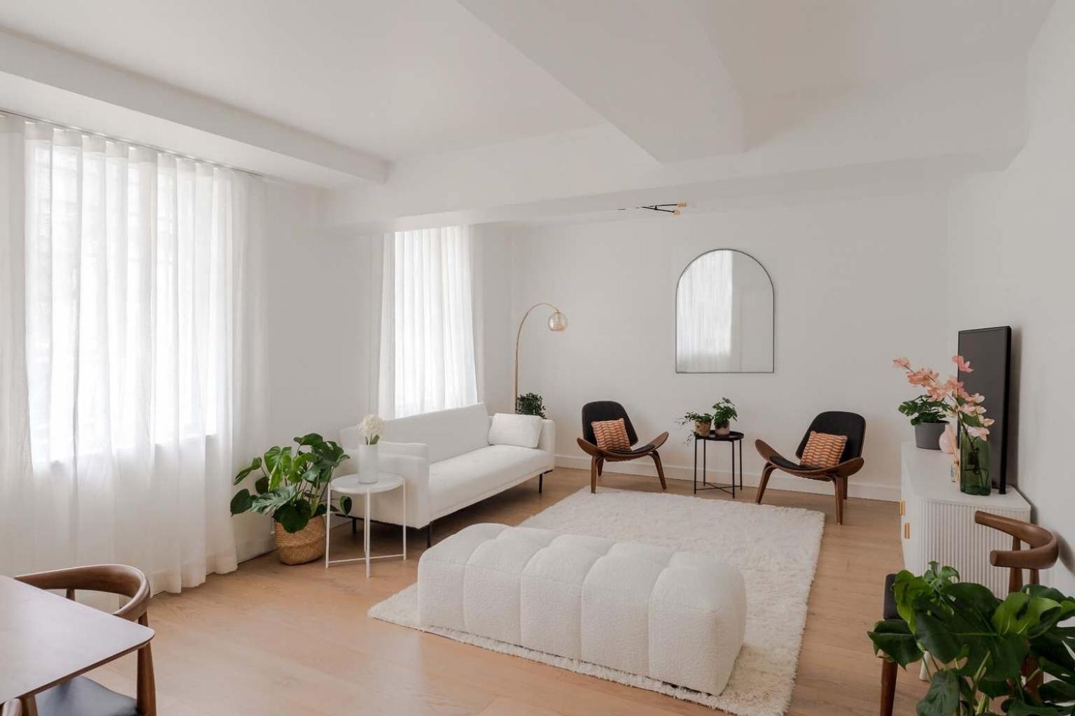 Grand Marylebone 3-Bed Penthouse with Balcony