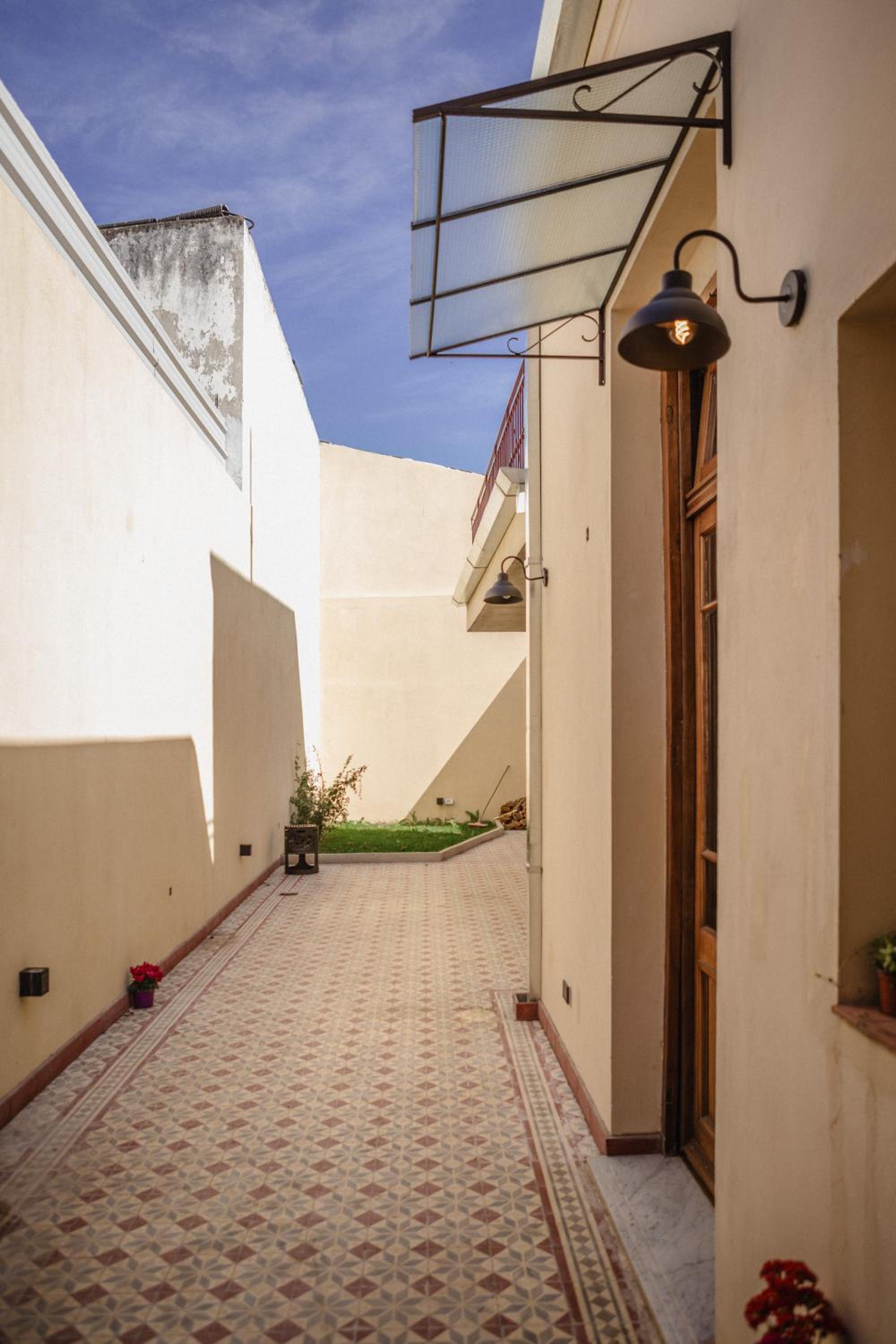 La Noire Petit hotel
