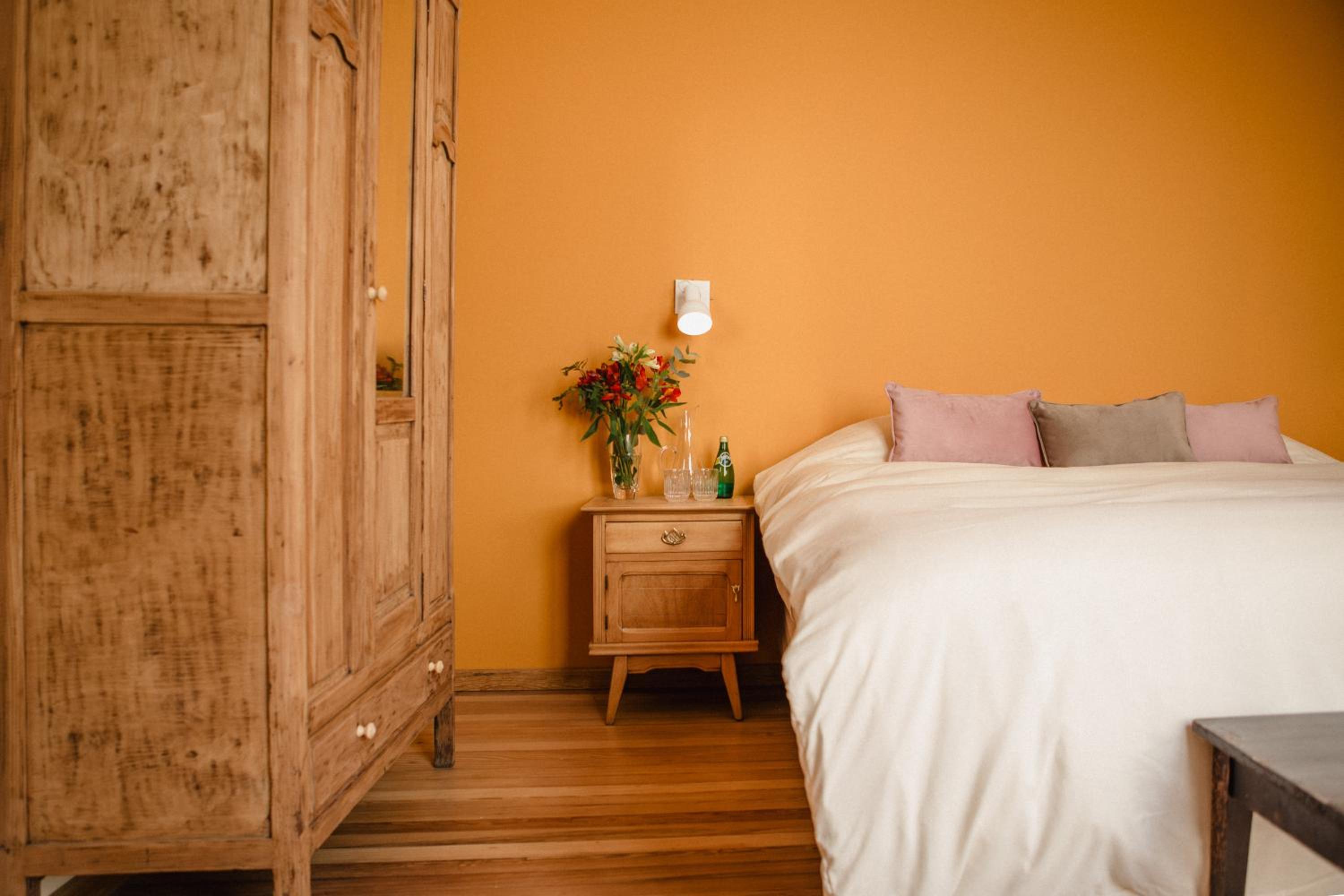 La Noire Petit hotel