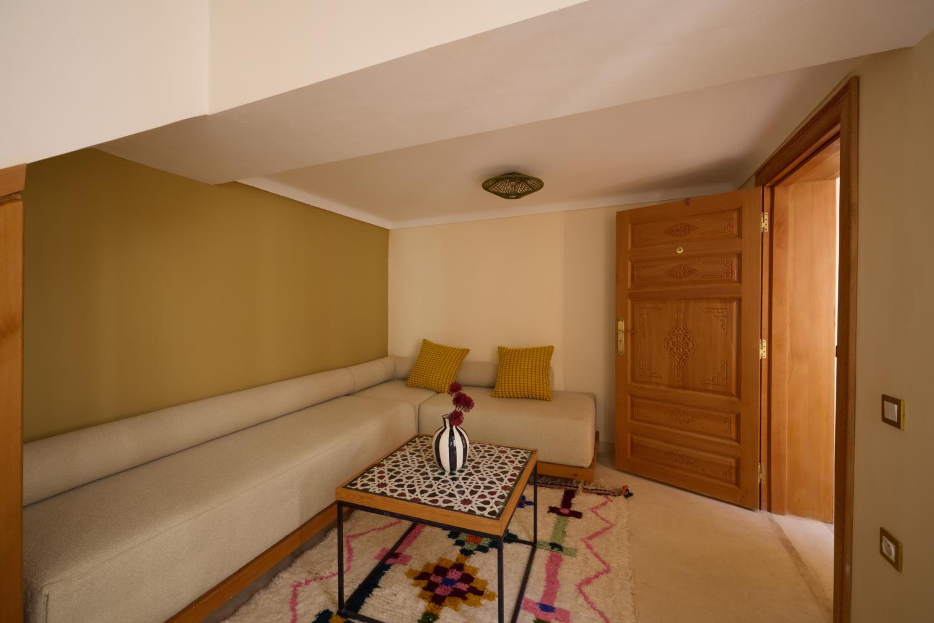 Riad Al Muhandiz Peaceful Duplex Suites near Jemaa El Fna