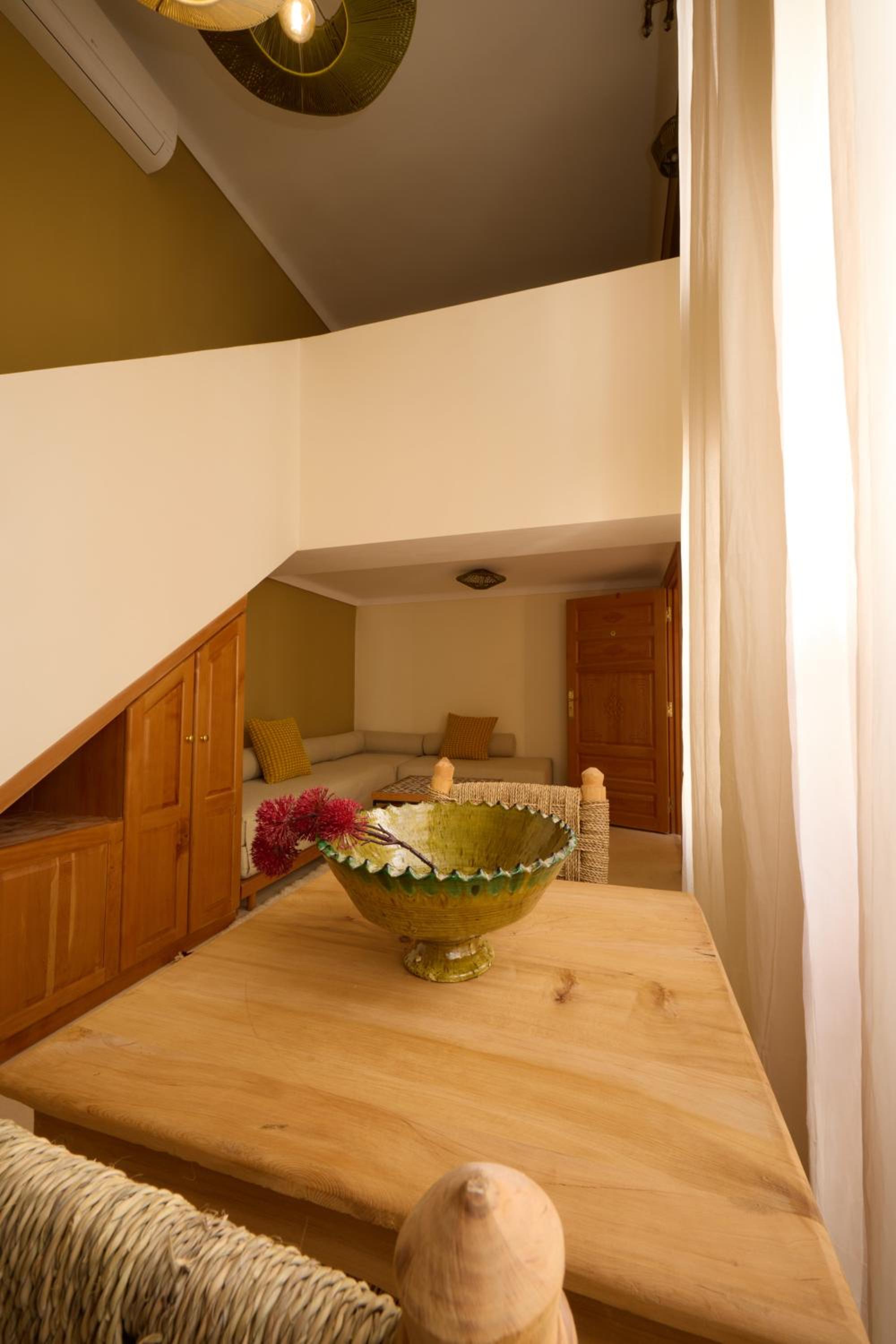 Riad Al Muhandiz Peaceful Duplex Suites near Jemaa El Fna
