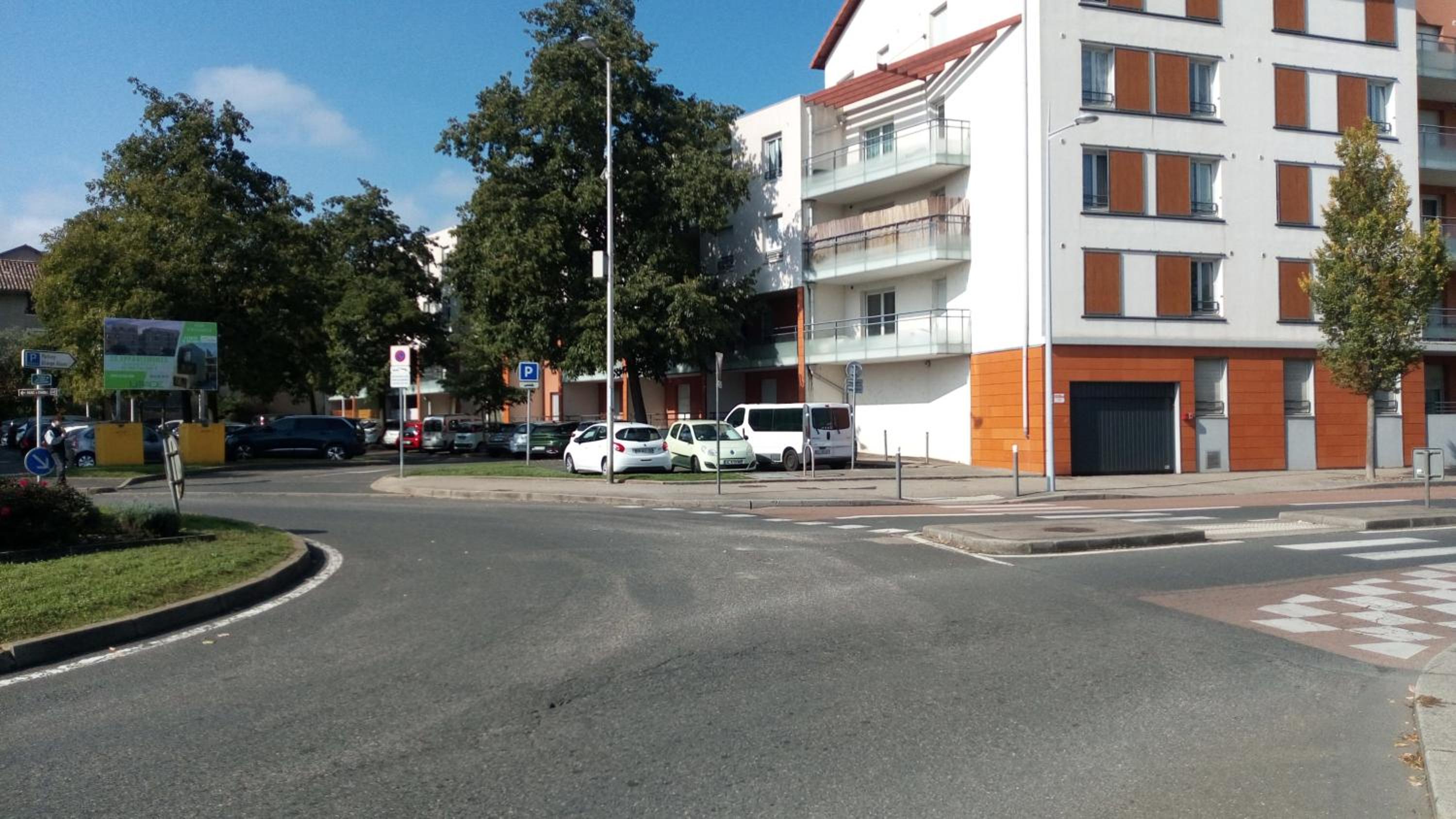 Air-conditioned 2 bedroom duplex apartment 5 people