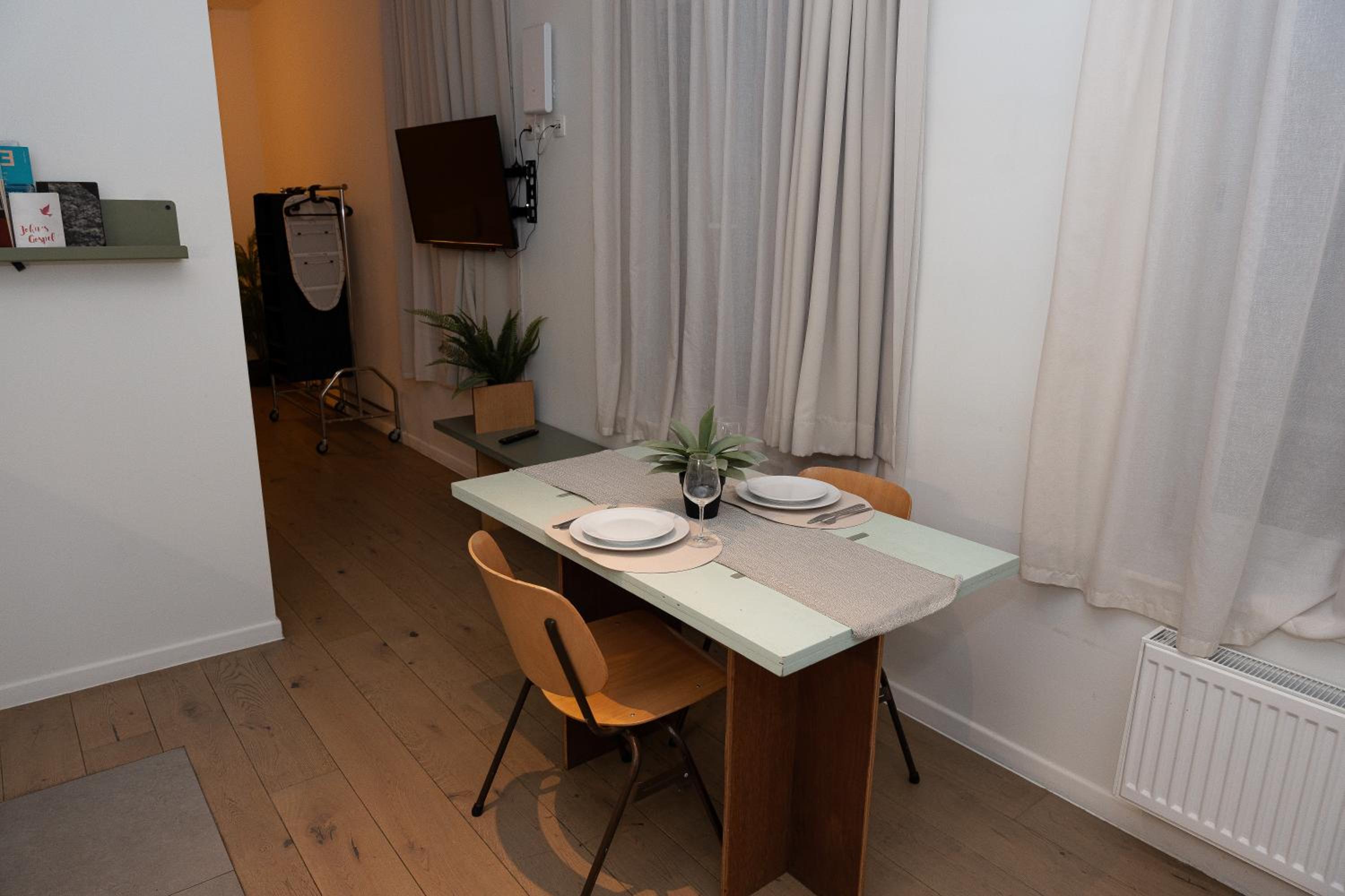 Studio 1 Cosy Avenue Louise