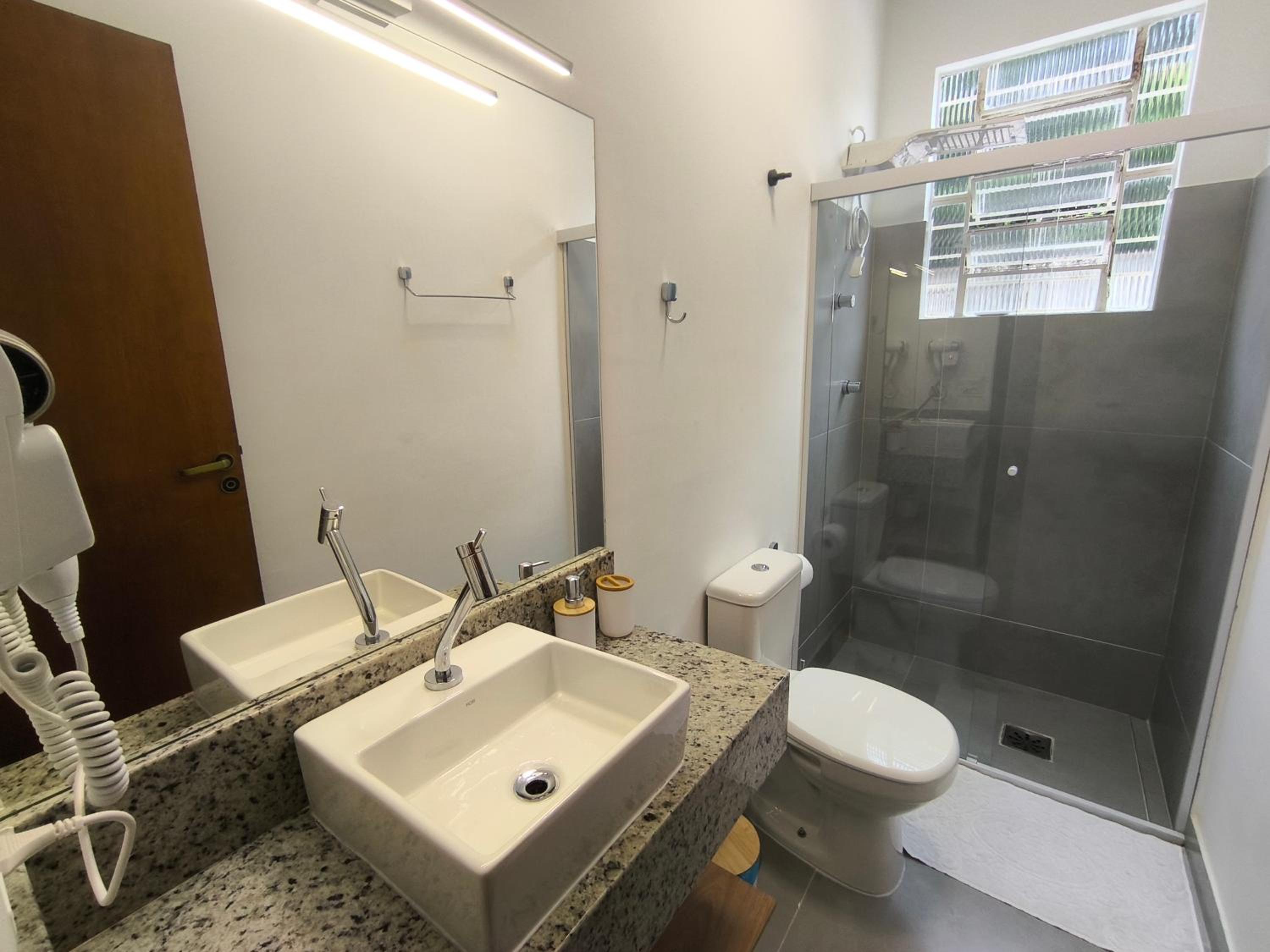 Paquetá: 2 quartos - AC , Wi-Fi e Churrasqueira!