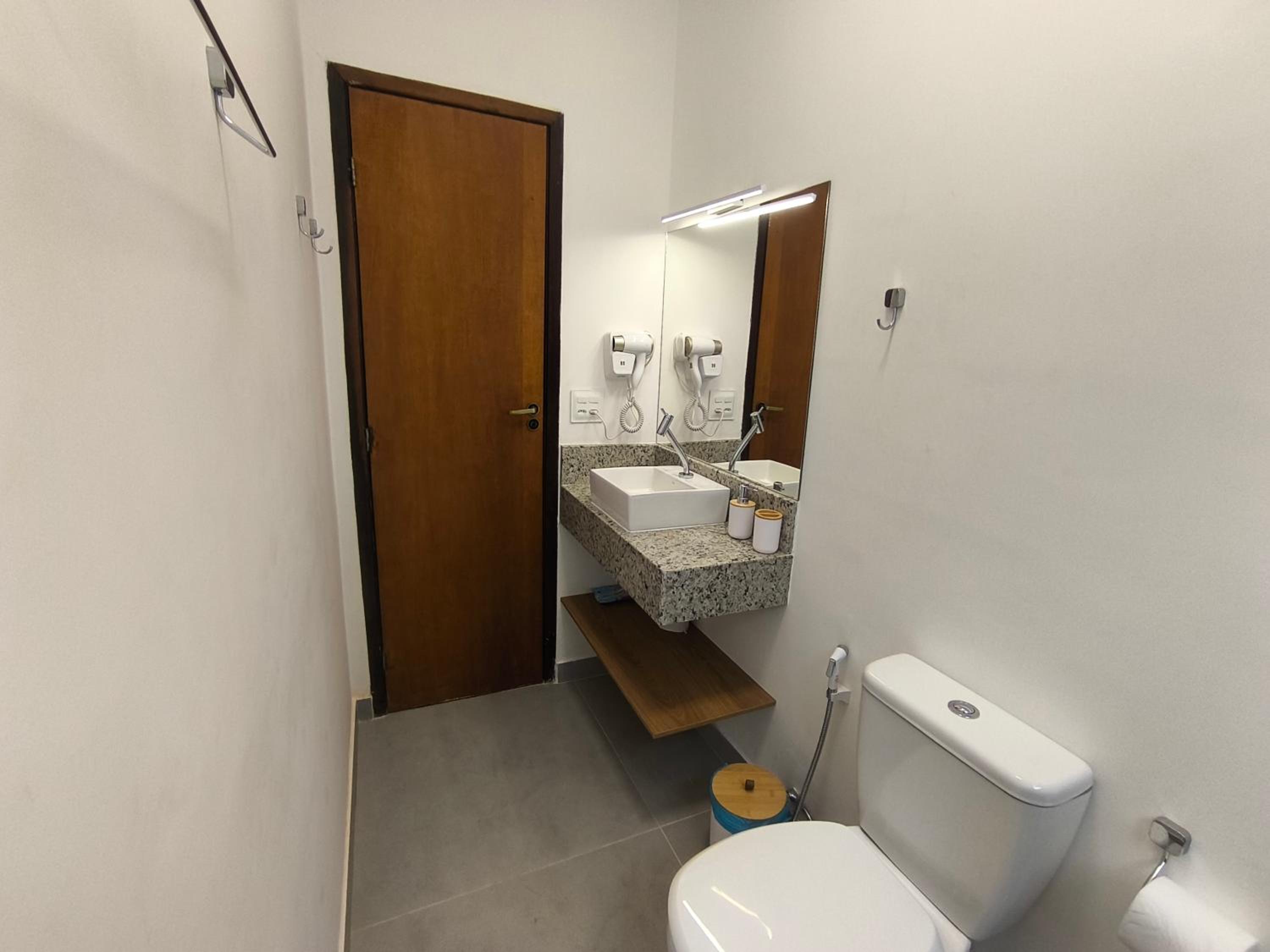 Paquetá: 2 quartos - AC , Wi-Fi e Churrasqueira!