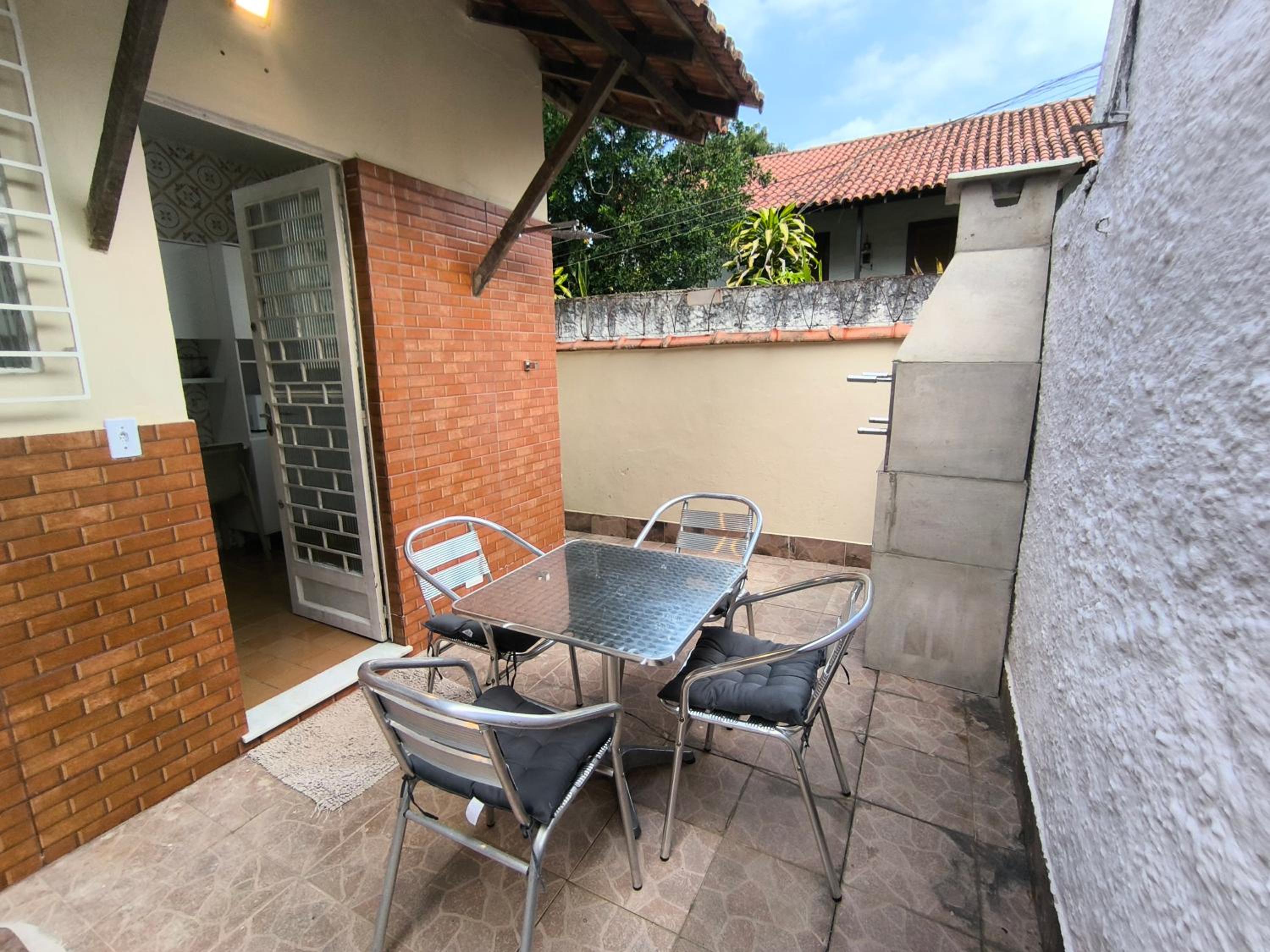 Paquetá: 2 quartos - AC , Wi-Fi e Churrasqueira!