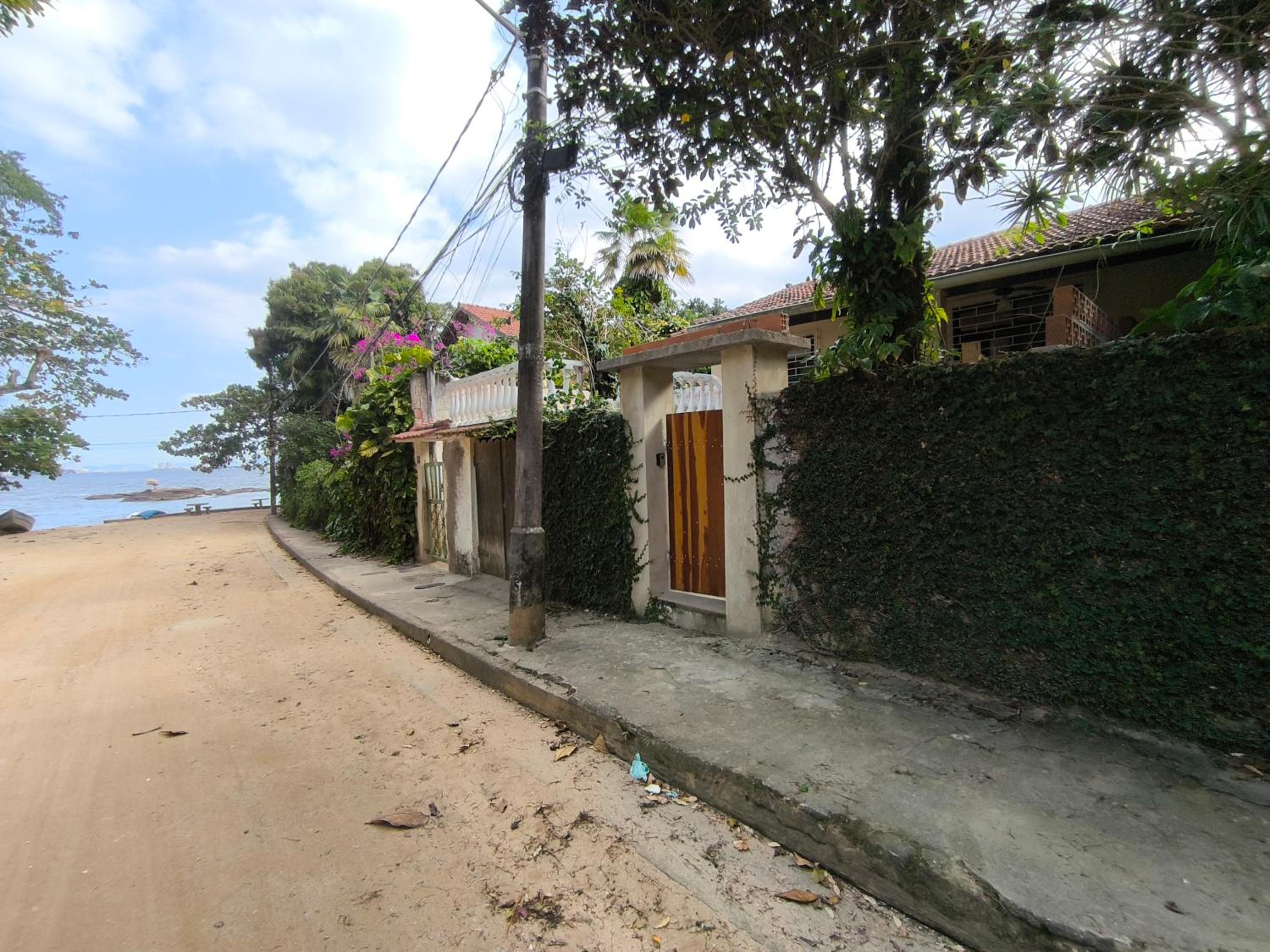 Paquetá: 2 quartos - AC , Wi-Fi e Churrasqueira!