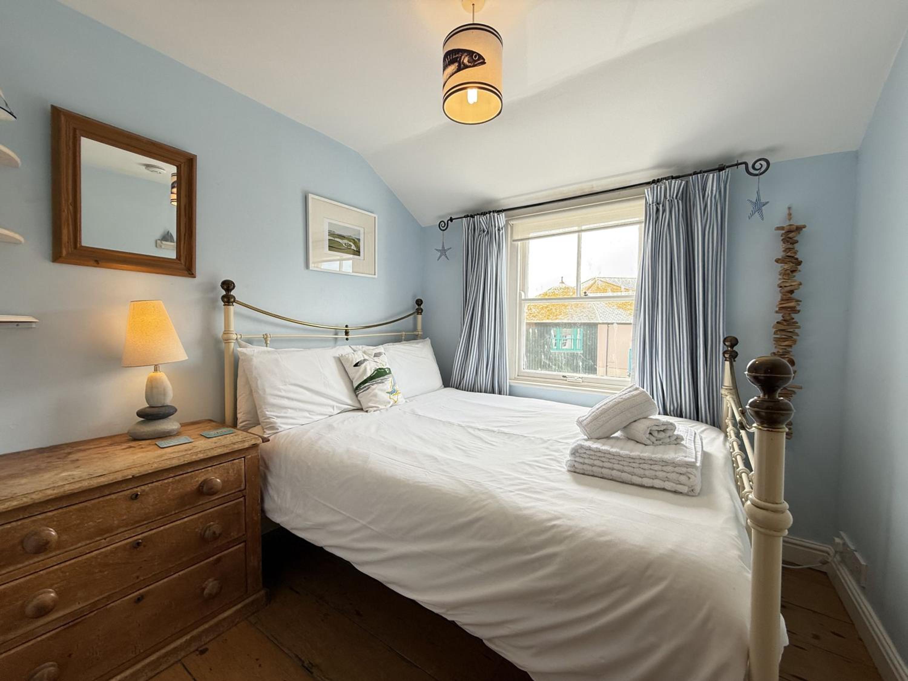 Seabreeze in the heart of St Ives, minutes from Harbour & Beaches