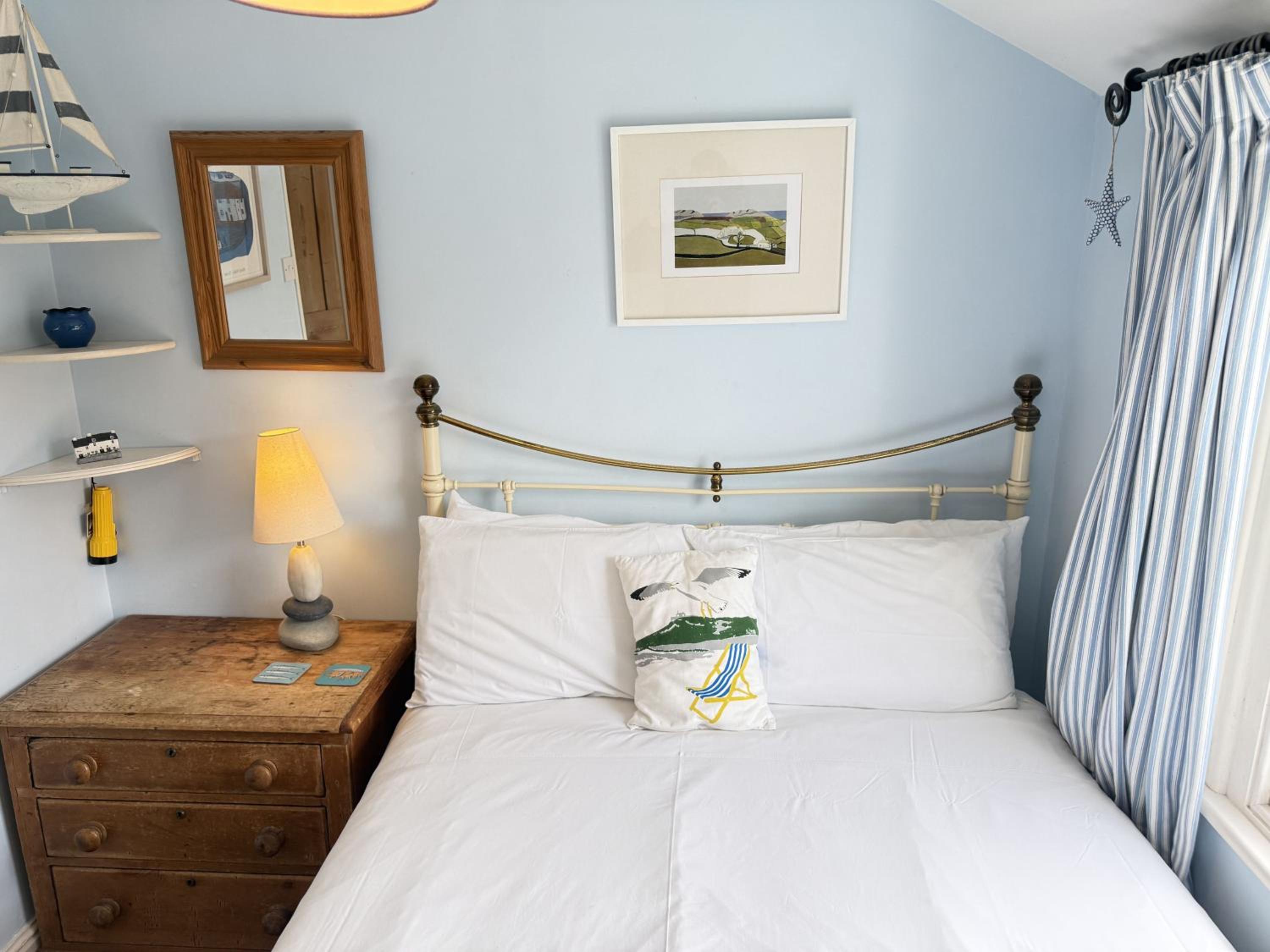 Seabreeze in the heart of St Ives, minutes from Harbour & Beaches