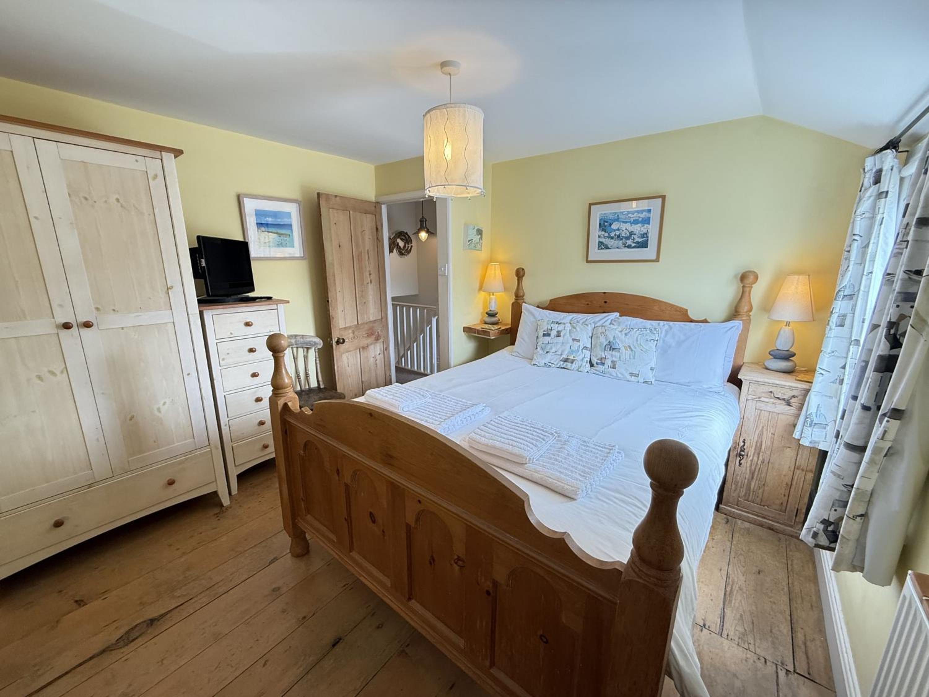 Seabreeze in the heart of St Ives, minutes from Harbour & Beaches