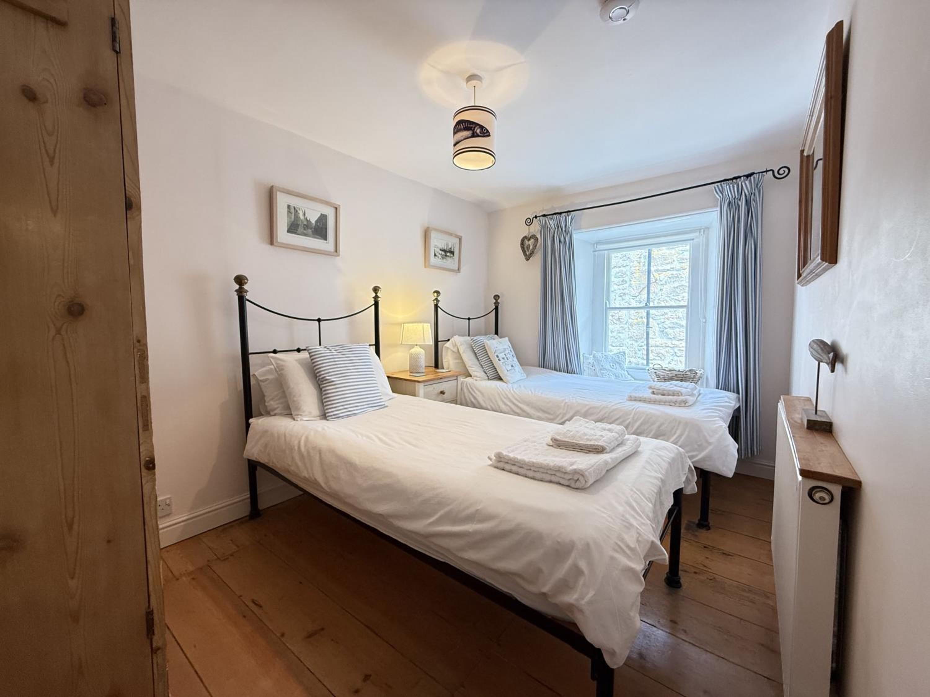 Seabreeze in the heart of St Ives, minutes from Harbour & Beaches